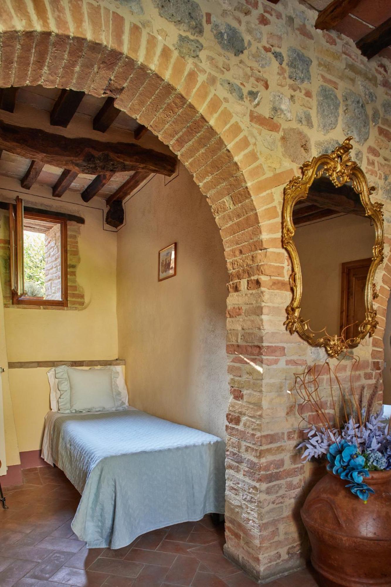 Triple Room - Photo 9