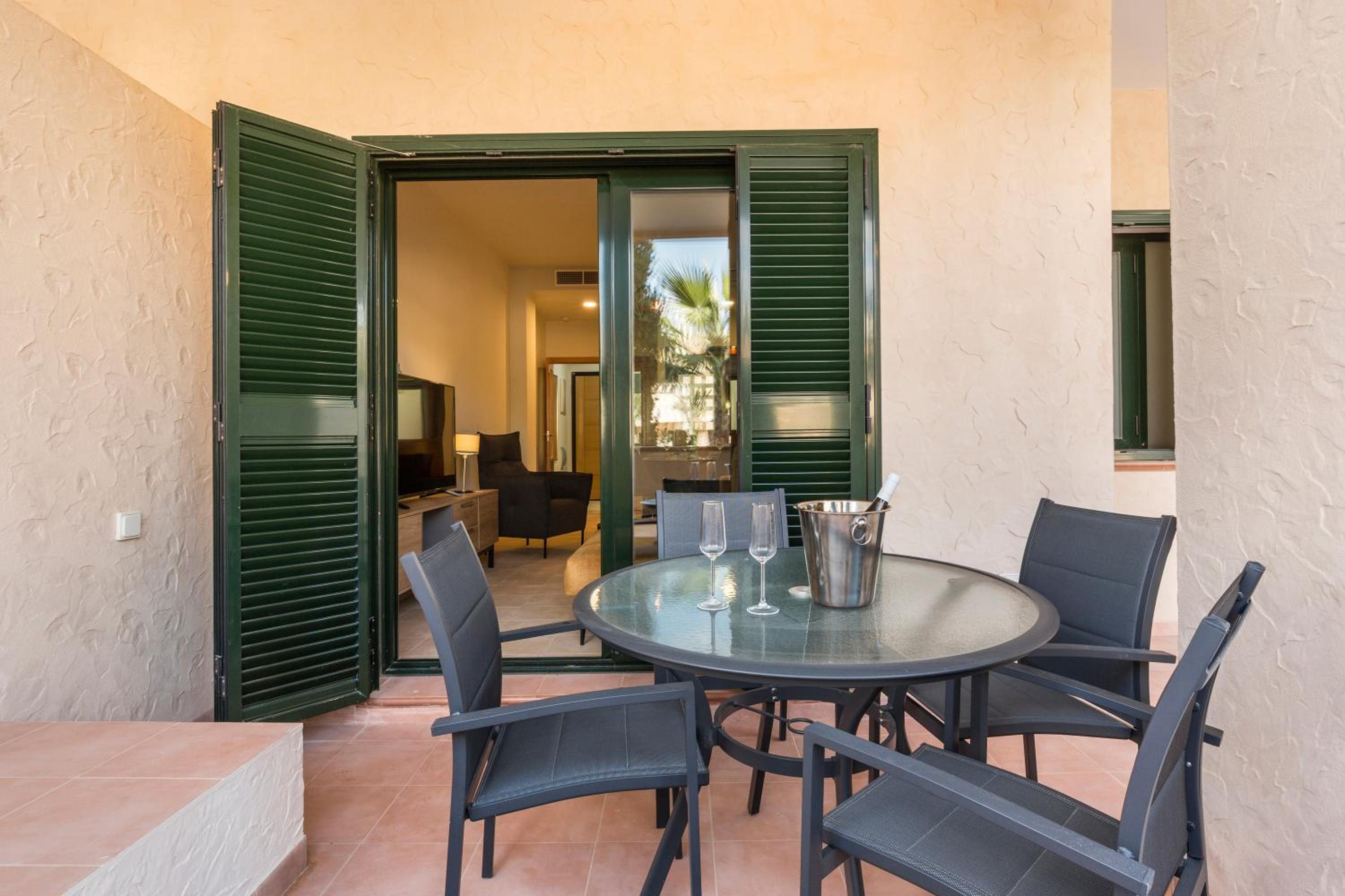 Apartment with Terrace photo 2
