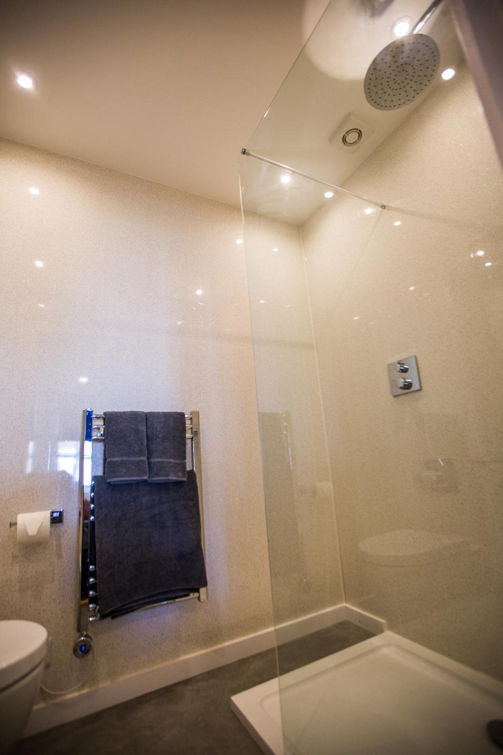 Standard Double Room - Photo 16