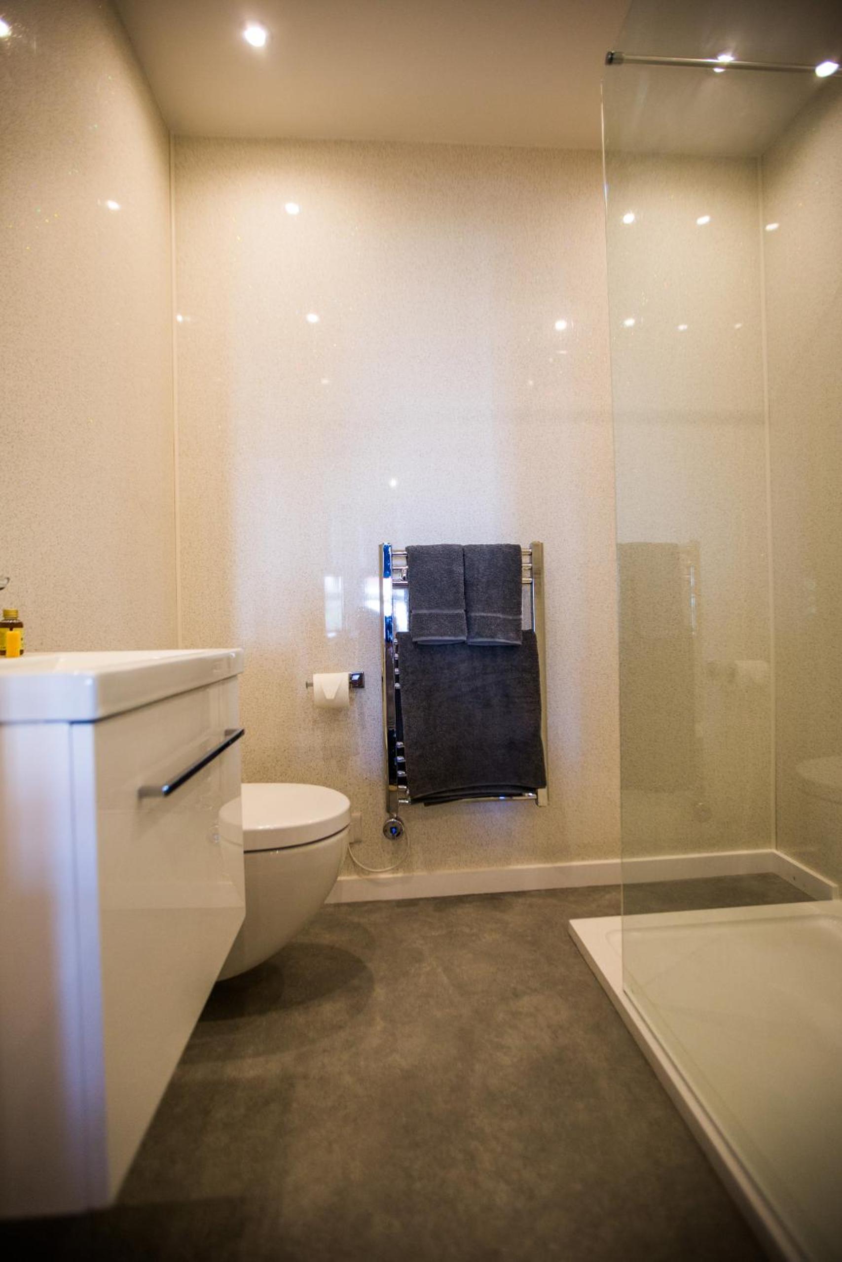 Standard Double Room - Photo 13