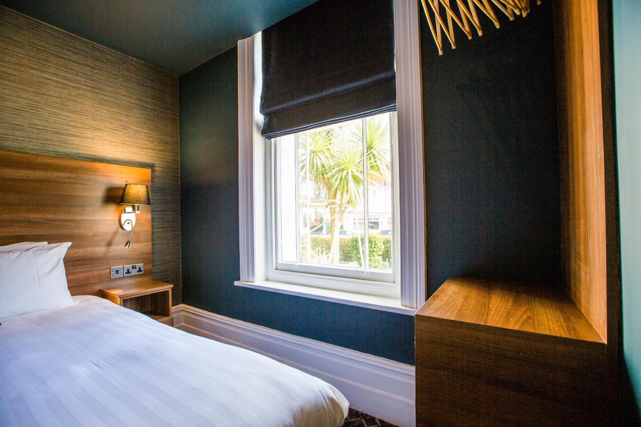 Standard Double Room - Photo 20
