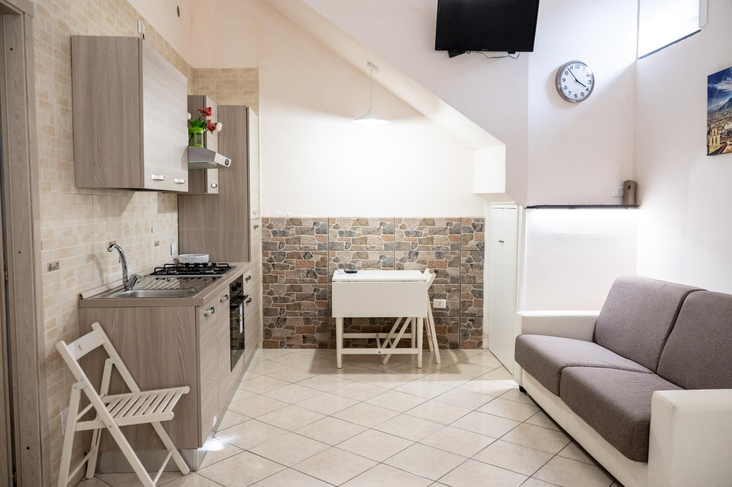 Family Studio - Separate Building - Photo 15