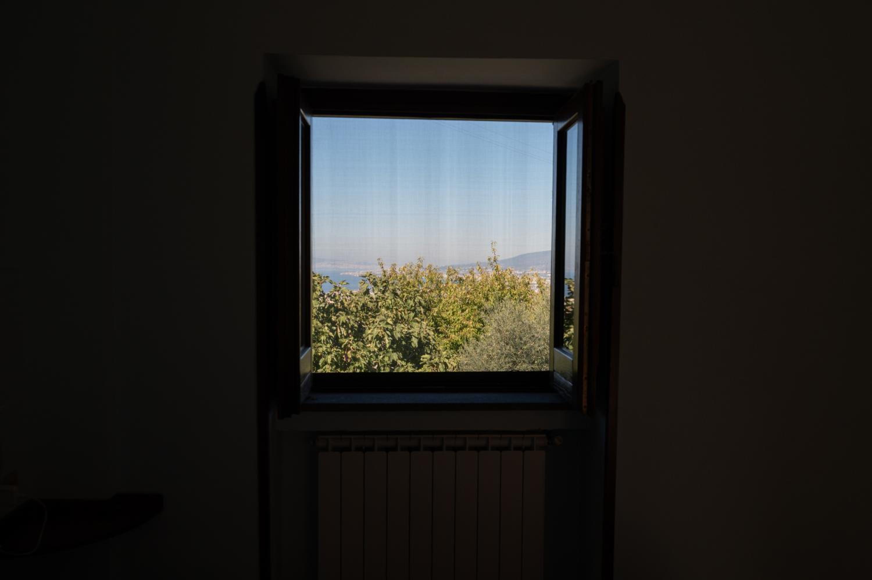 Deluxe Double Room with Sea View - Photo 4