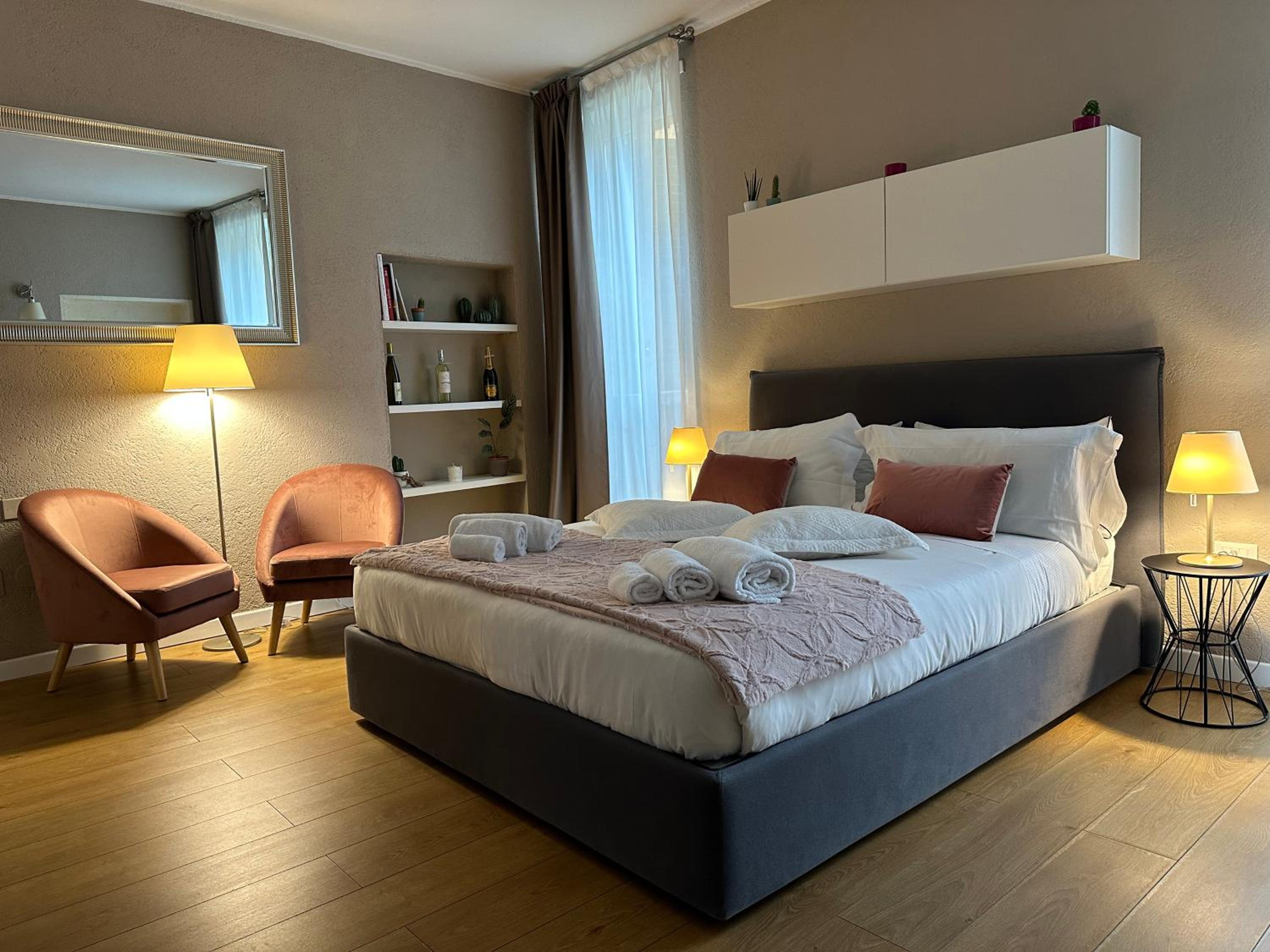 Suite - Photo 11