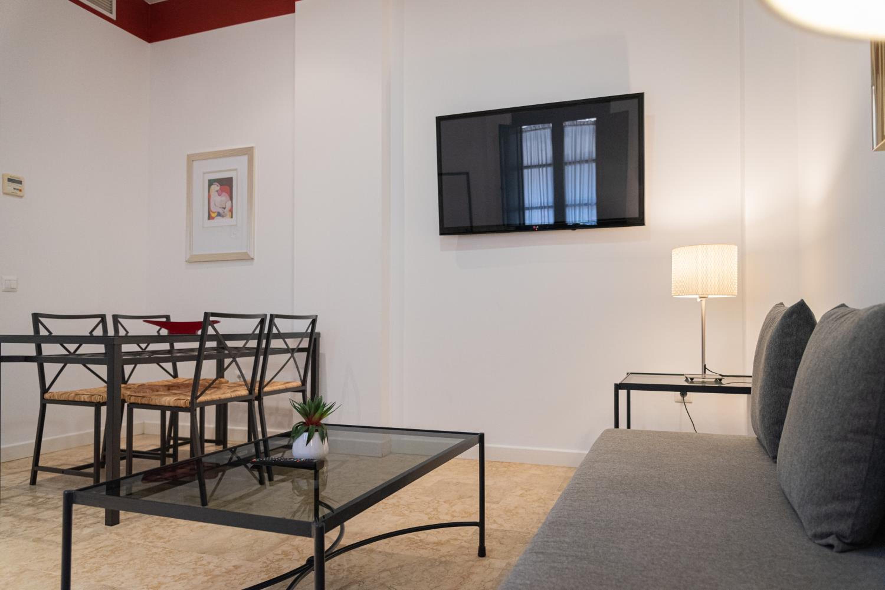 Superior One-Bedroom Apartment - 2 single beds - Photo 2
