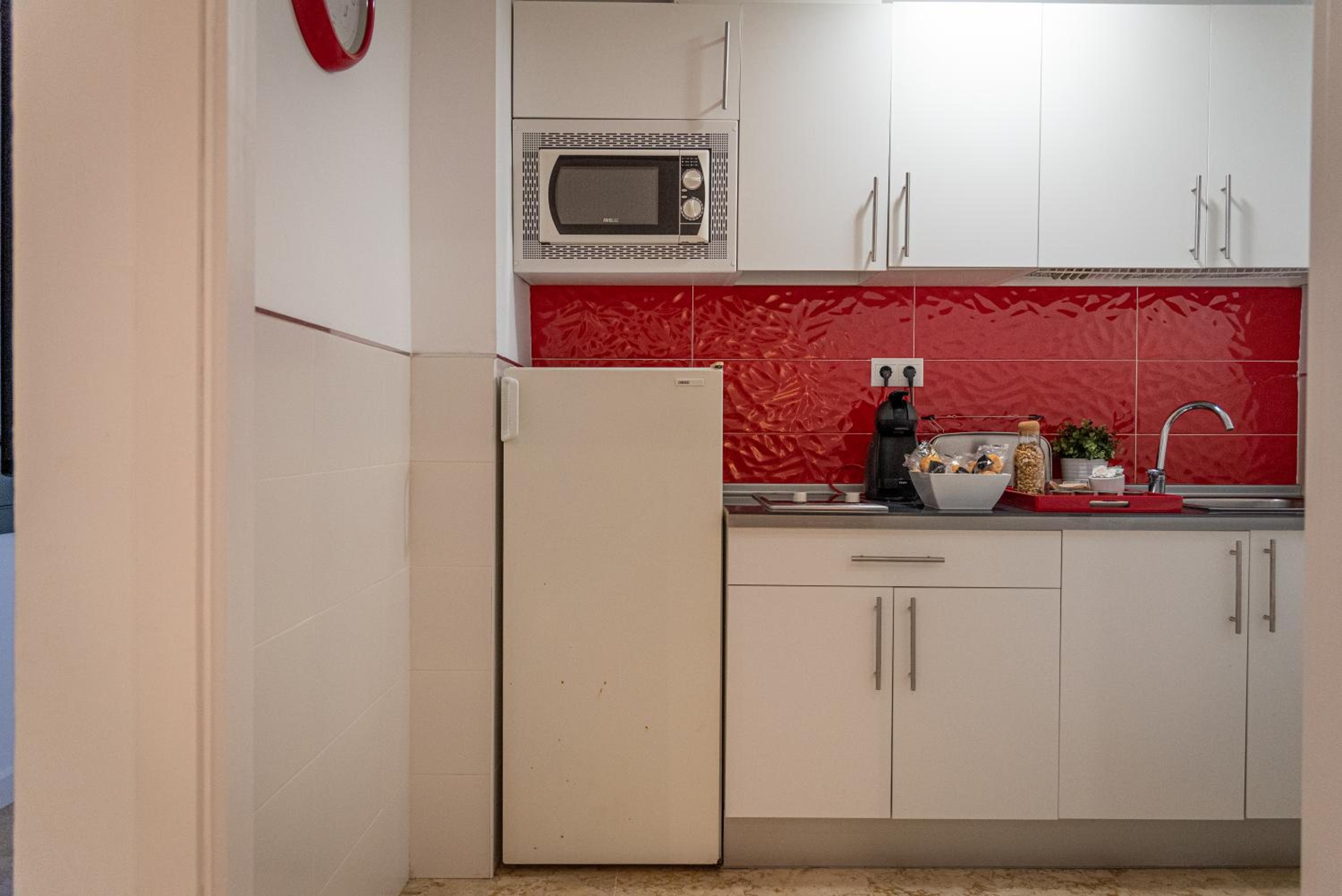 Superior One-Bedroom Apartment - 2 single beds - Photo 3
