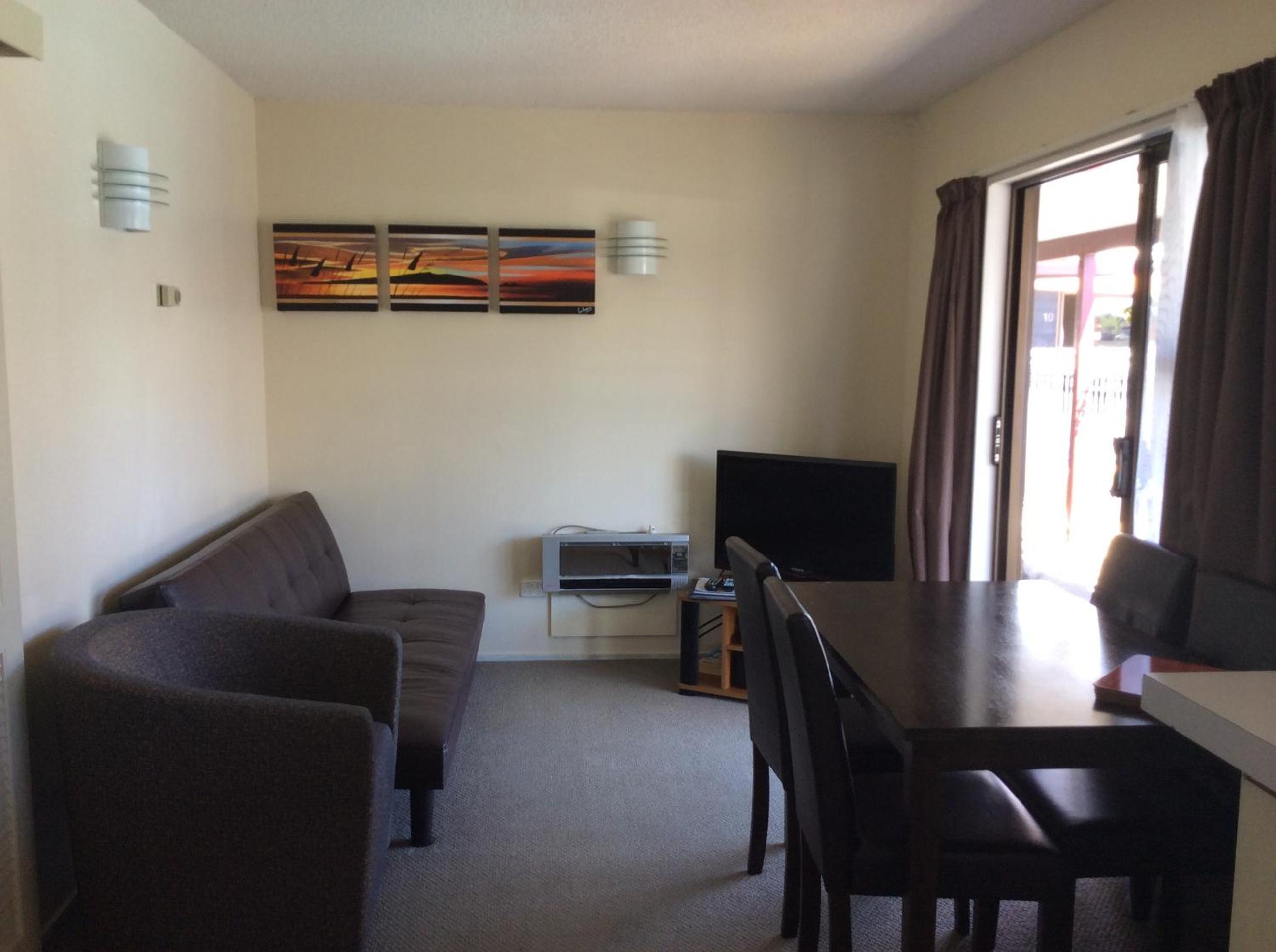 Two-Bedroom Apartment - Photo 3