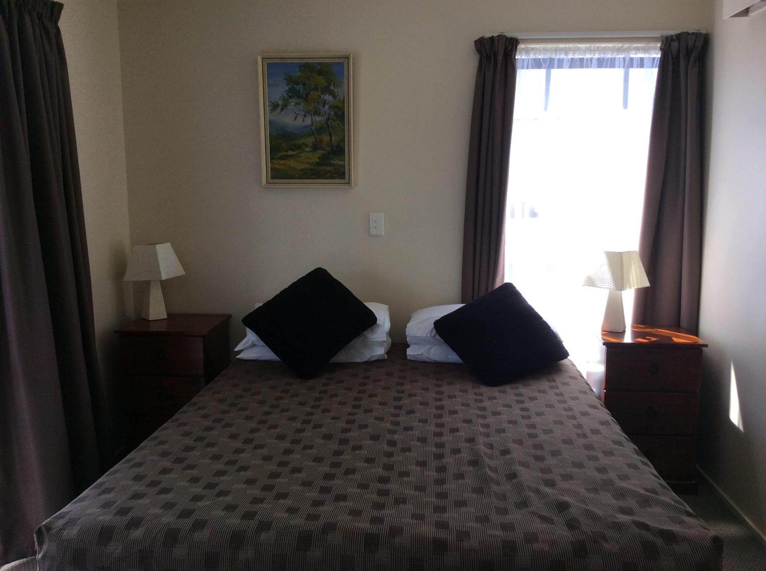 Two-Bedroom Apartment - Photo 7