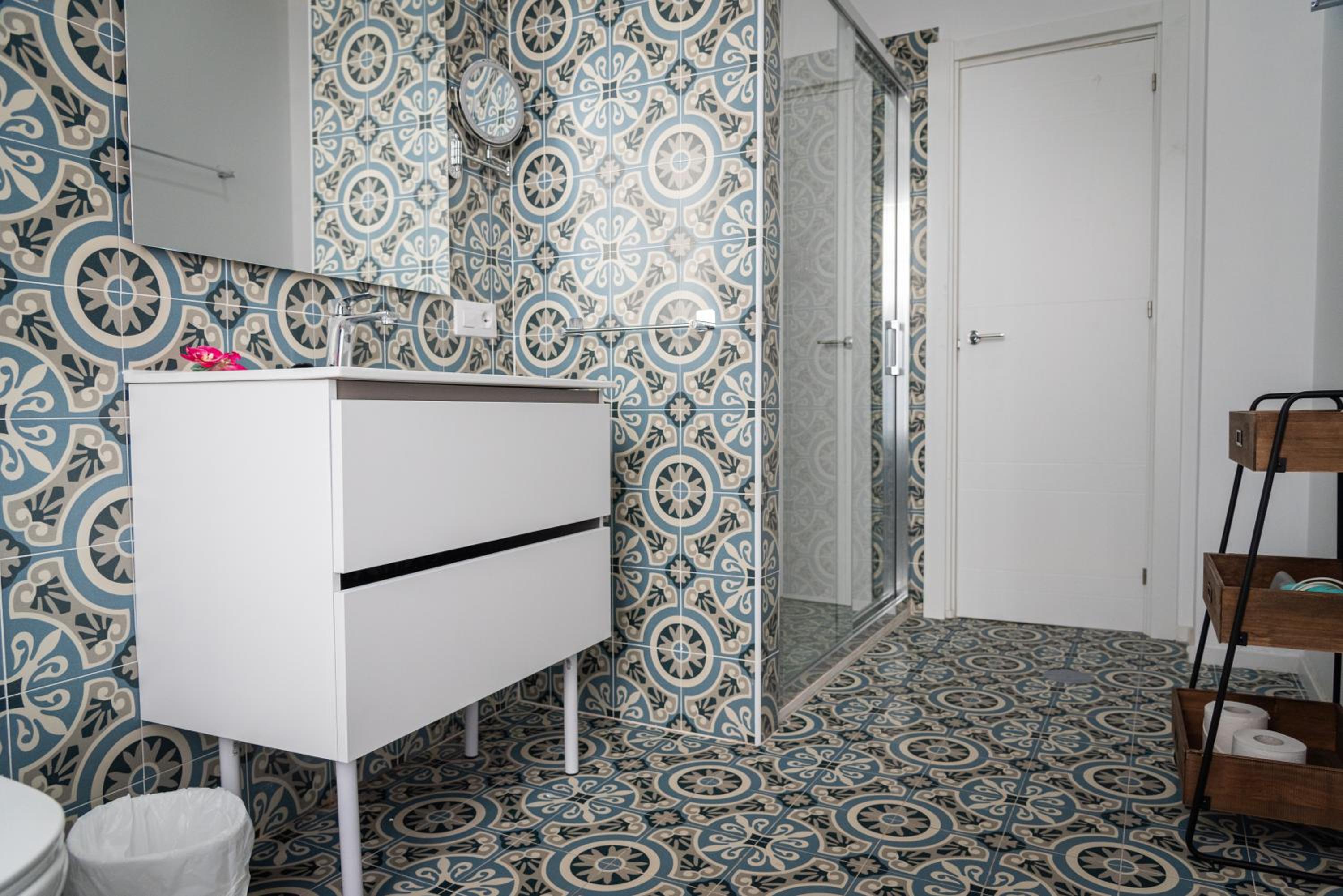 Suite Apartment - Photo 13