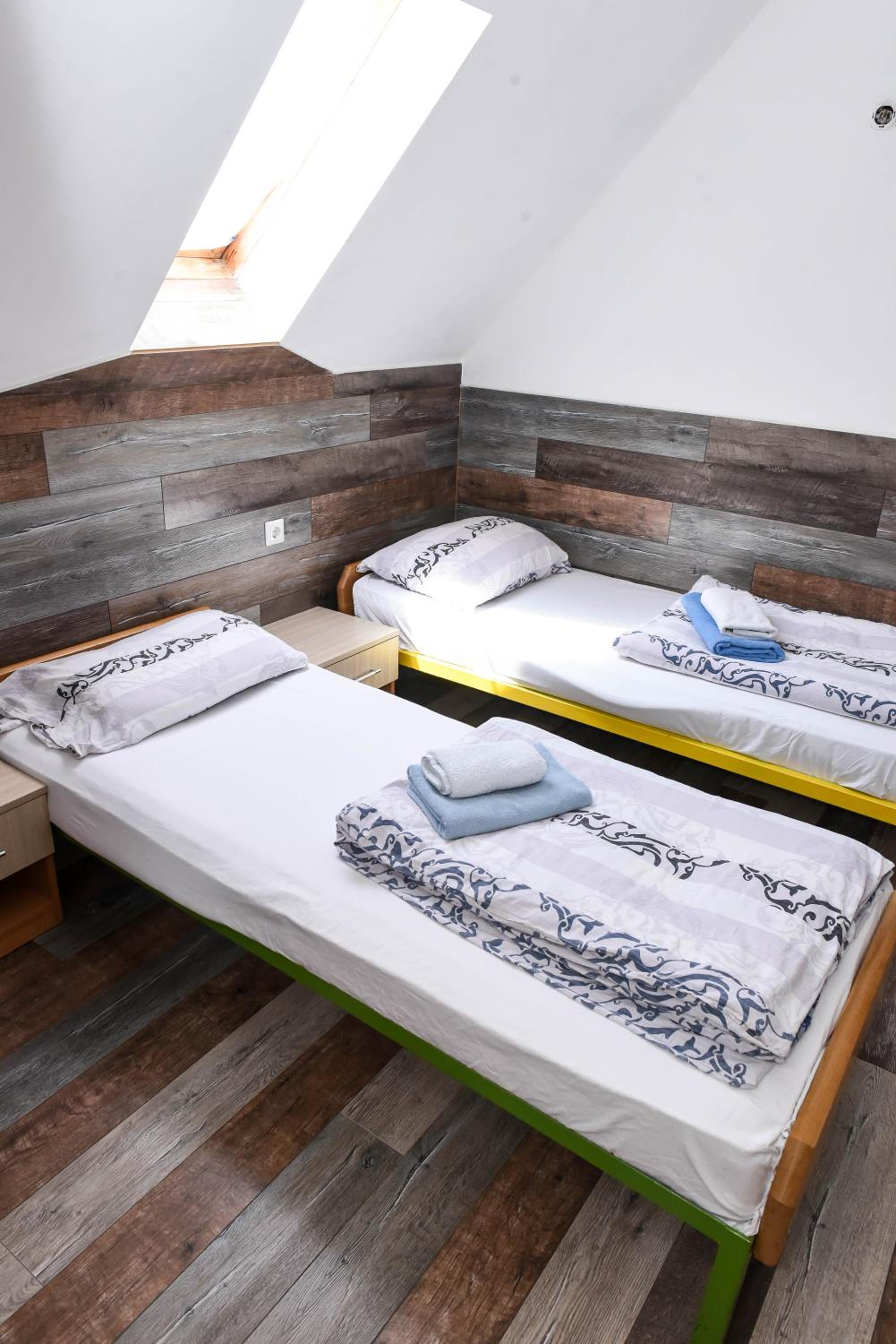 Twin Room with Bathroom photo 3