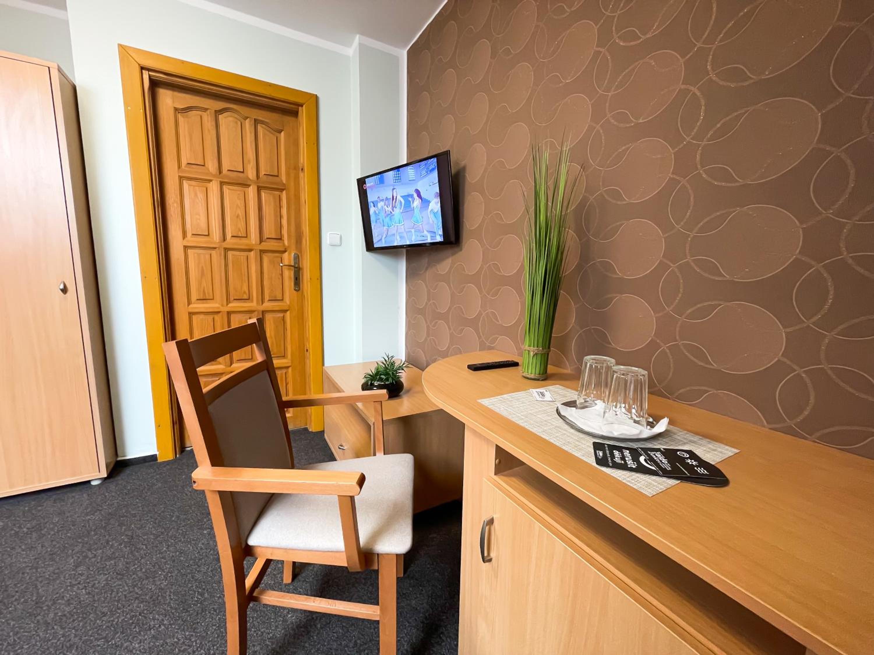 Twin Room - Photo 7