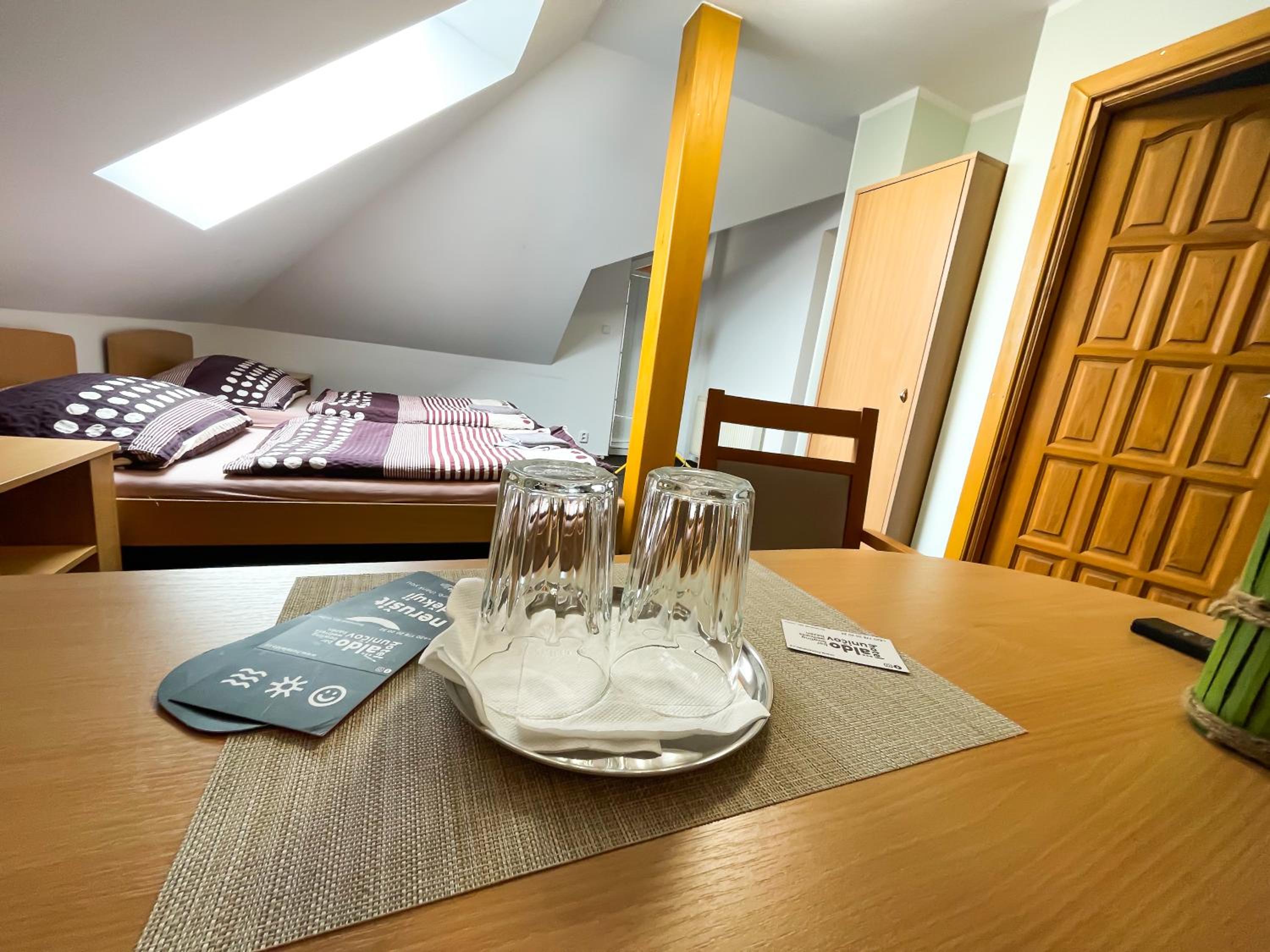 Twin Room - Photo 10