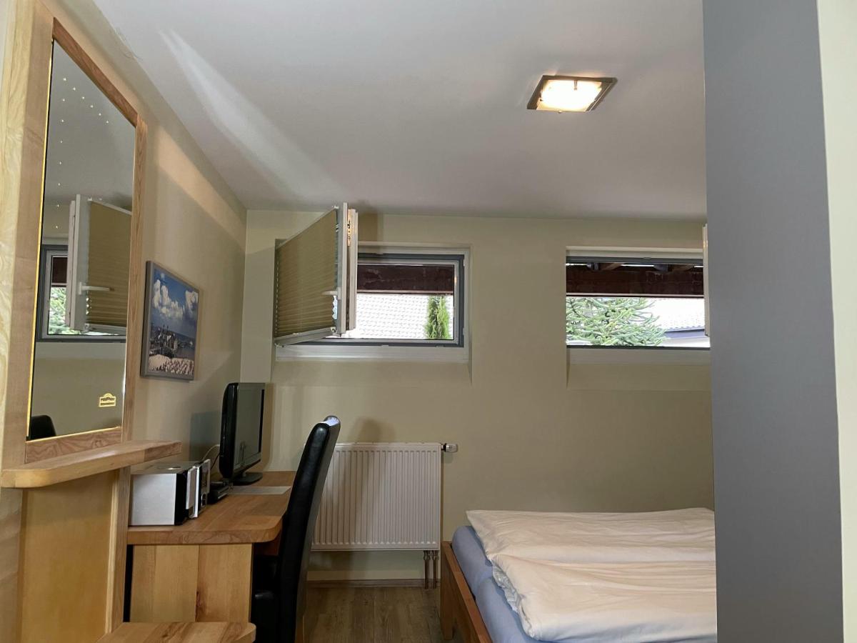 Budget Double Room - Photo 1