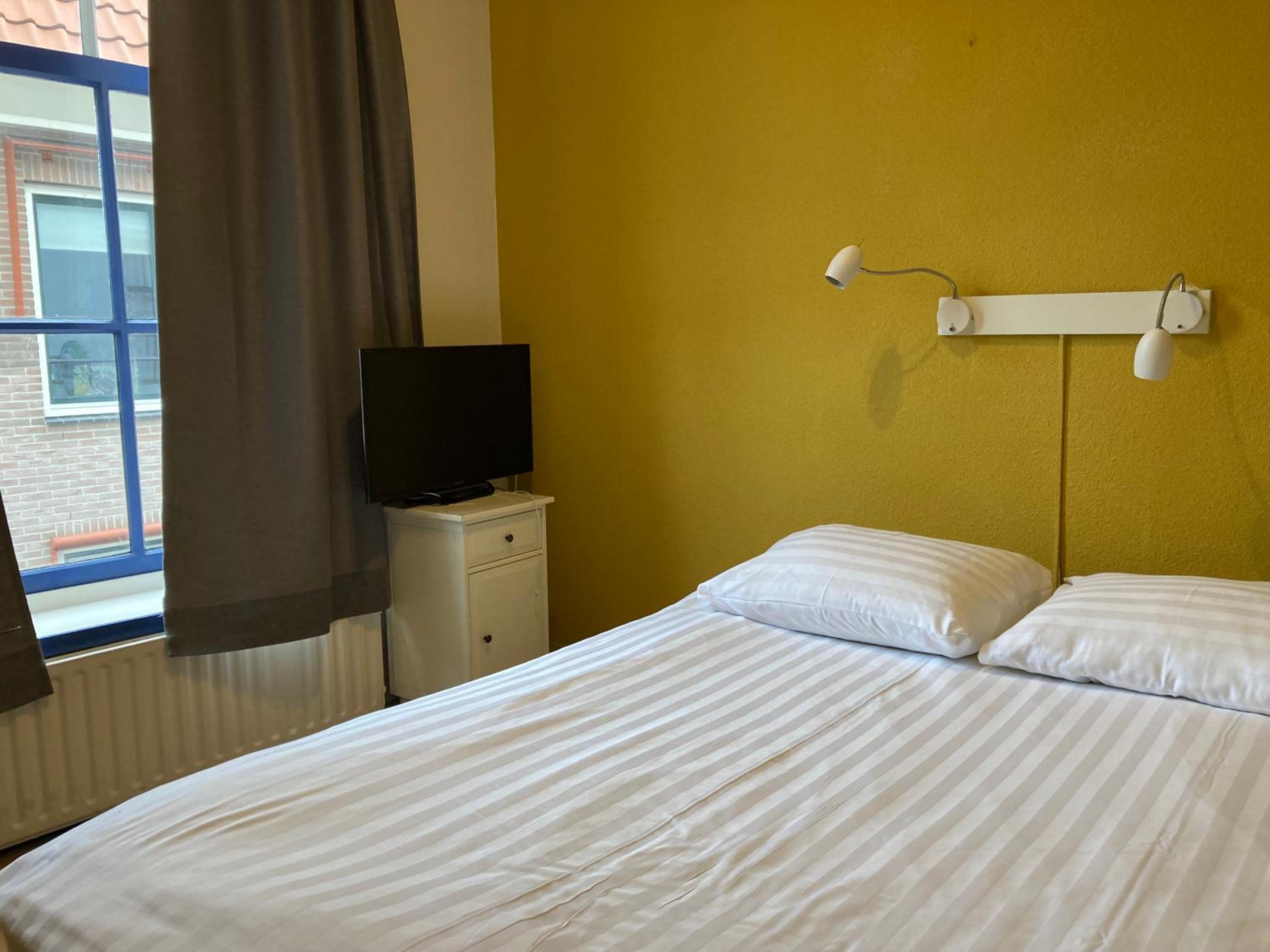 Budget Double Room photo 2