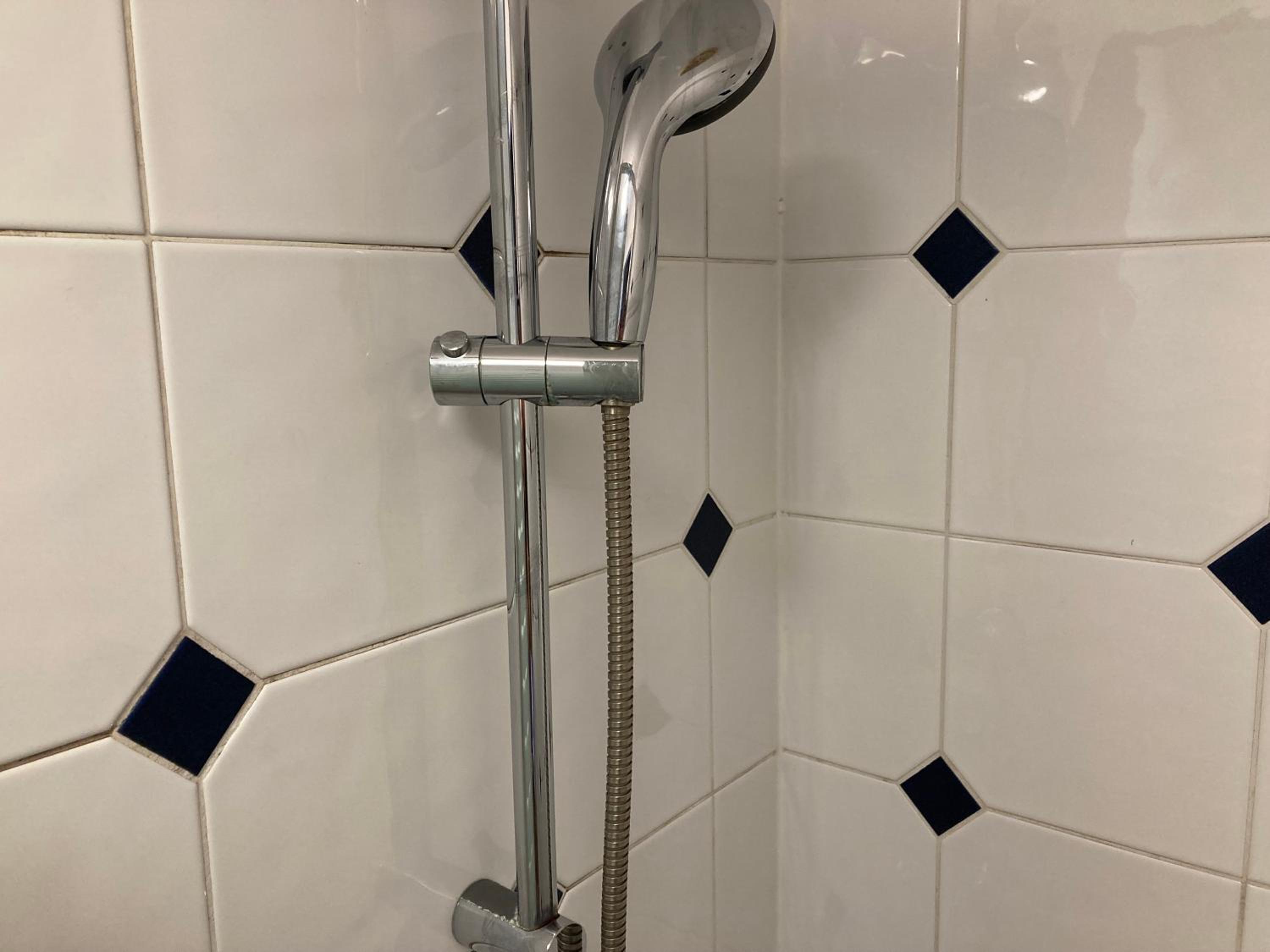 Single Room with Bathroom photo 3