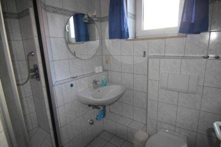 Apartment with Shower photo 3