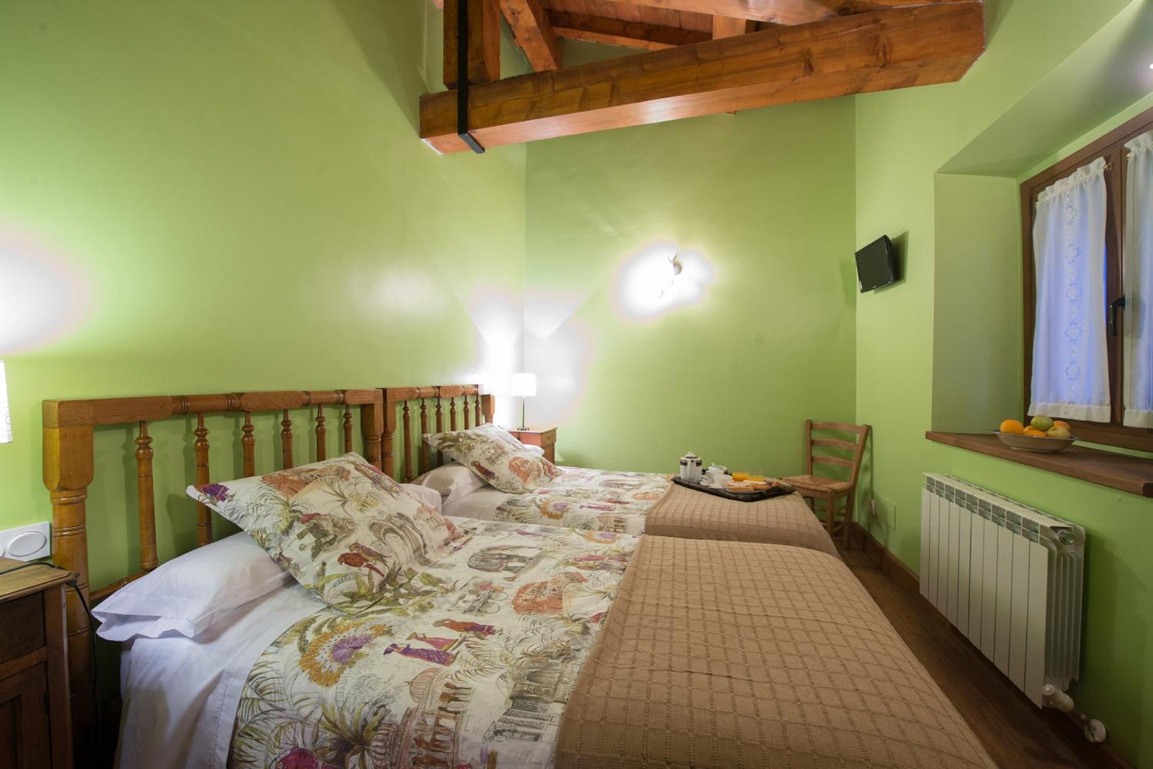Triple Room with Private Bathroom - Photo 1