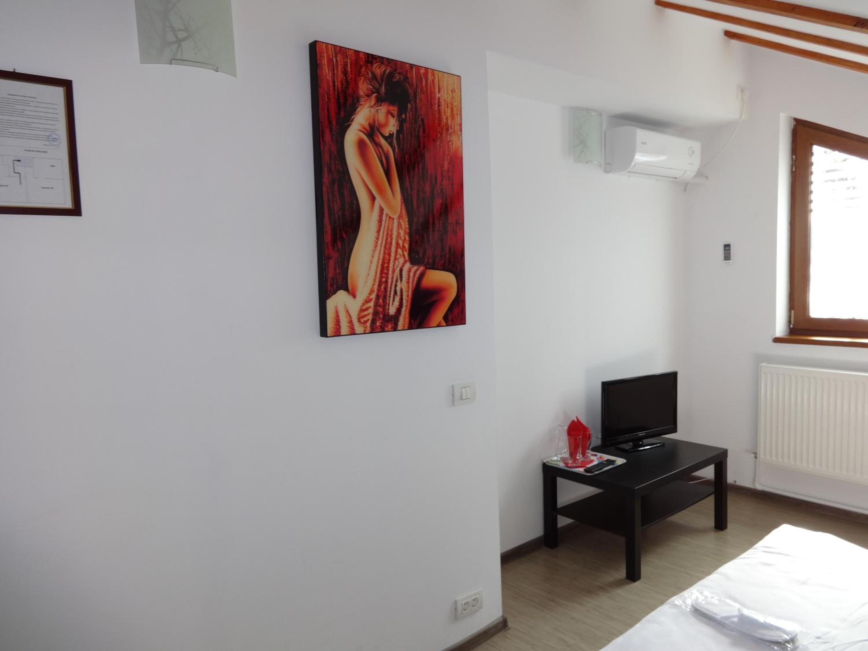 Double Room - Photo 3