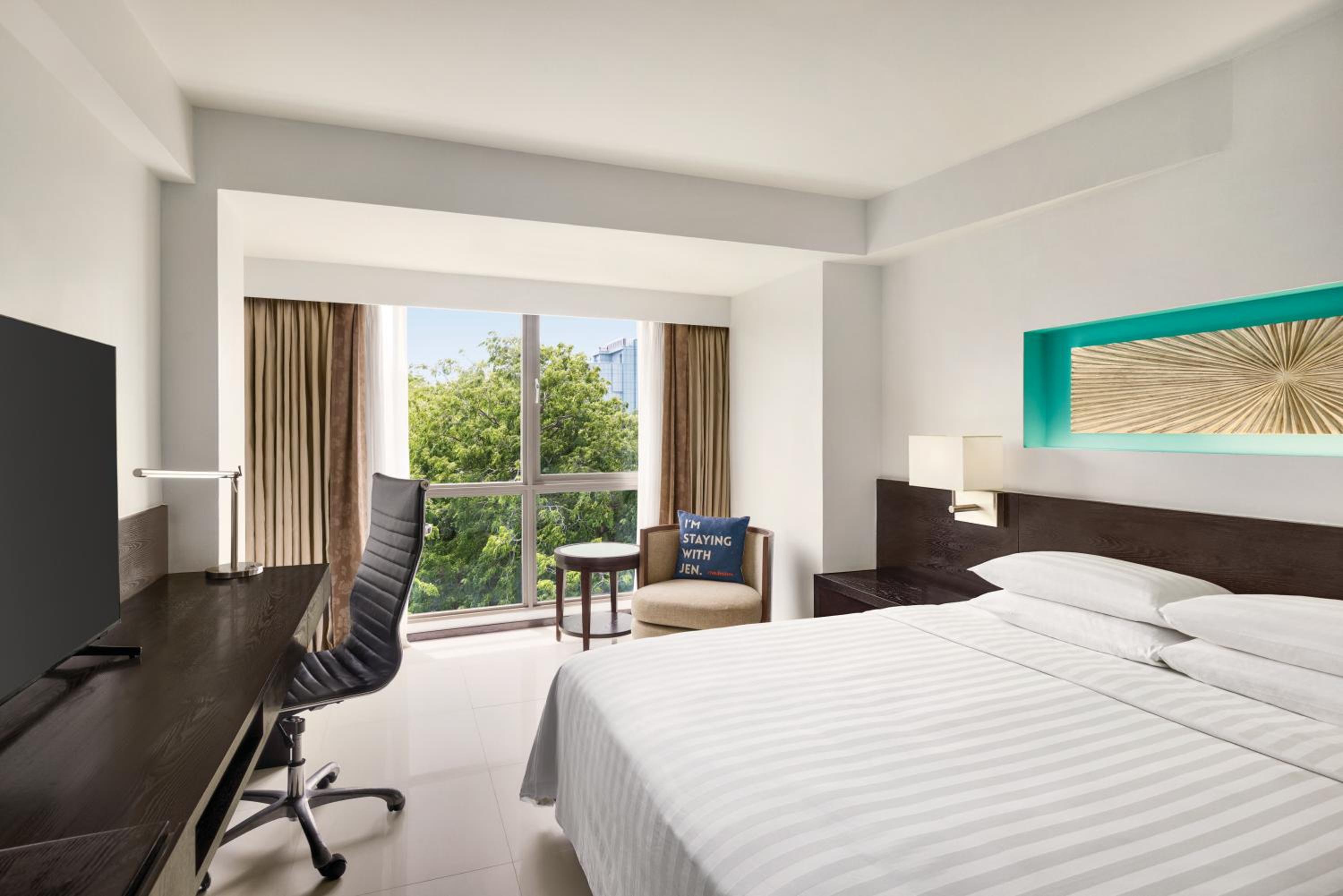 Deluxe Double Room (Free Return Airport Transfer, Complimentary Wifi) - Photo 1