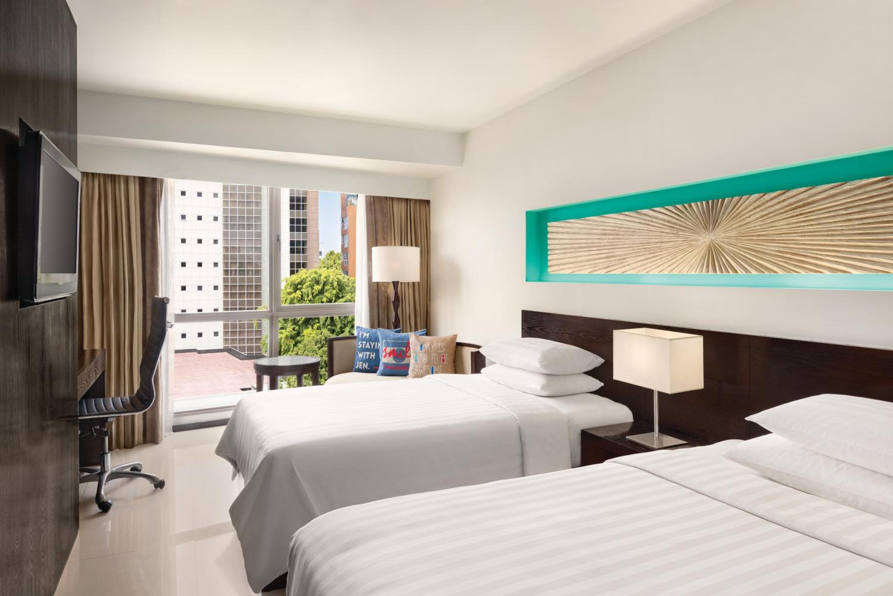 Deluxe Twin Room (Free Return Airport Transfer, Complimentary Wifi) - Photo 1
