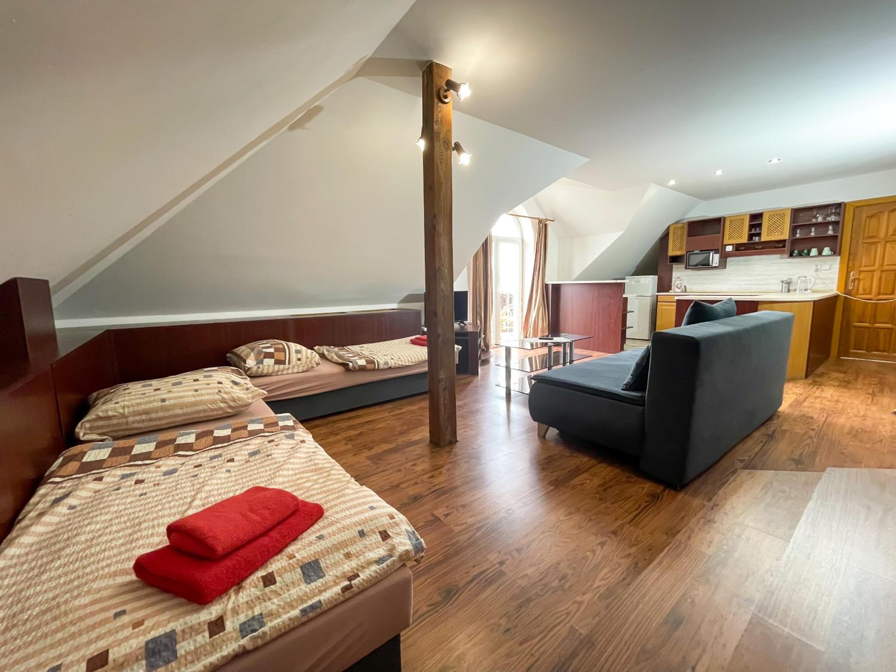 Duplex Suite - Photo 1