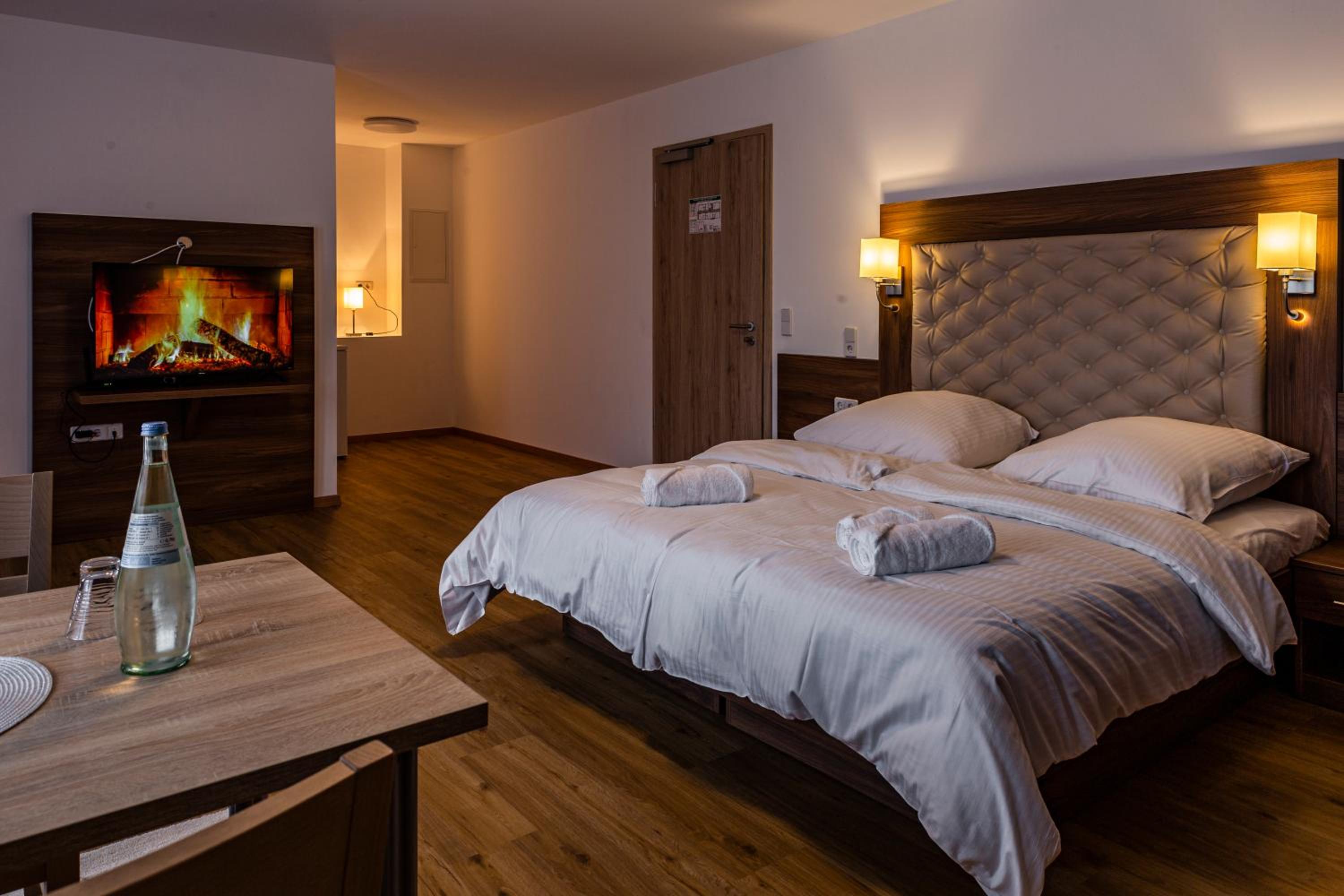 Double or Twin Room - Photo 2
