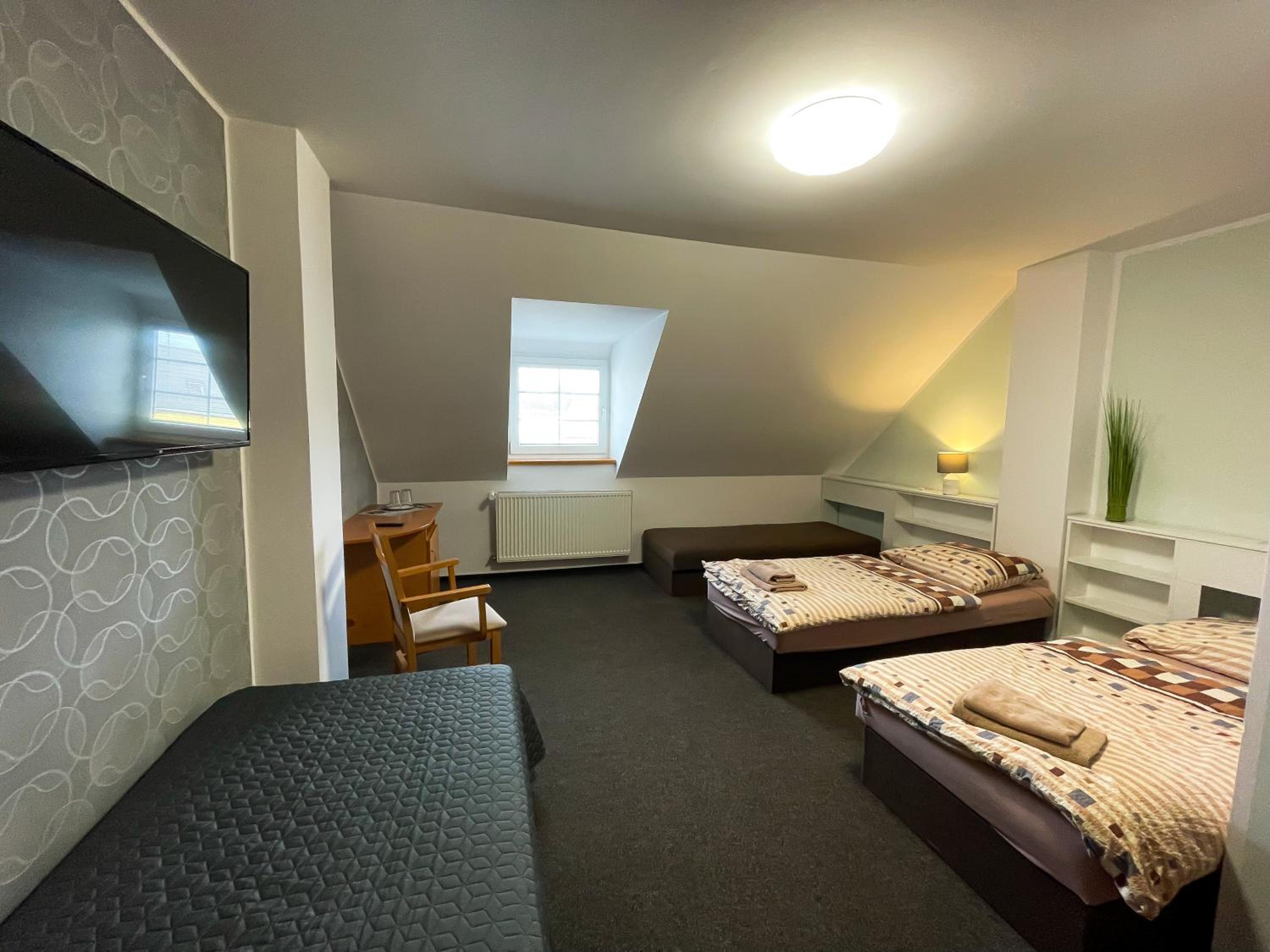 Quadruple Room - Photo 2