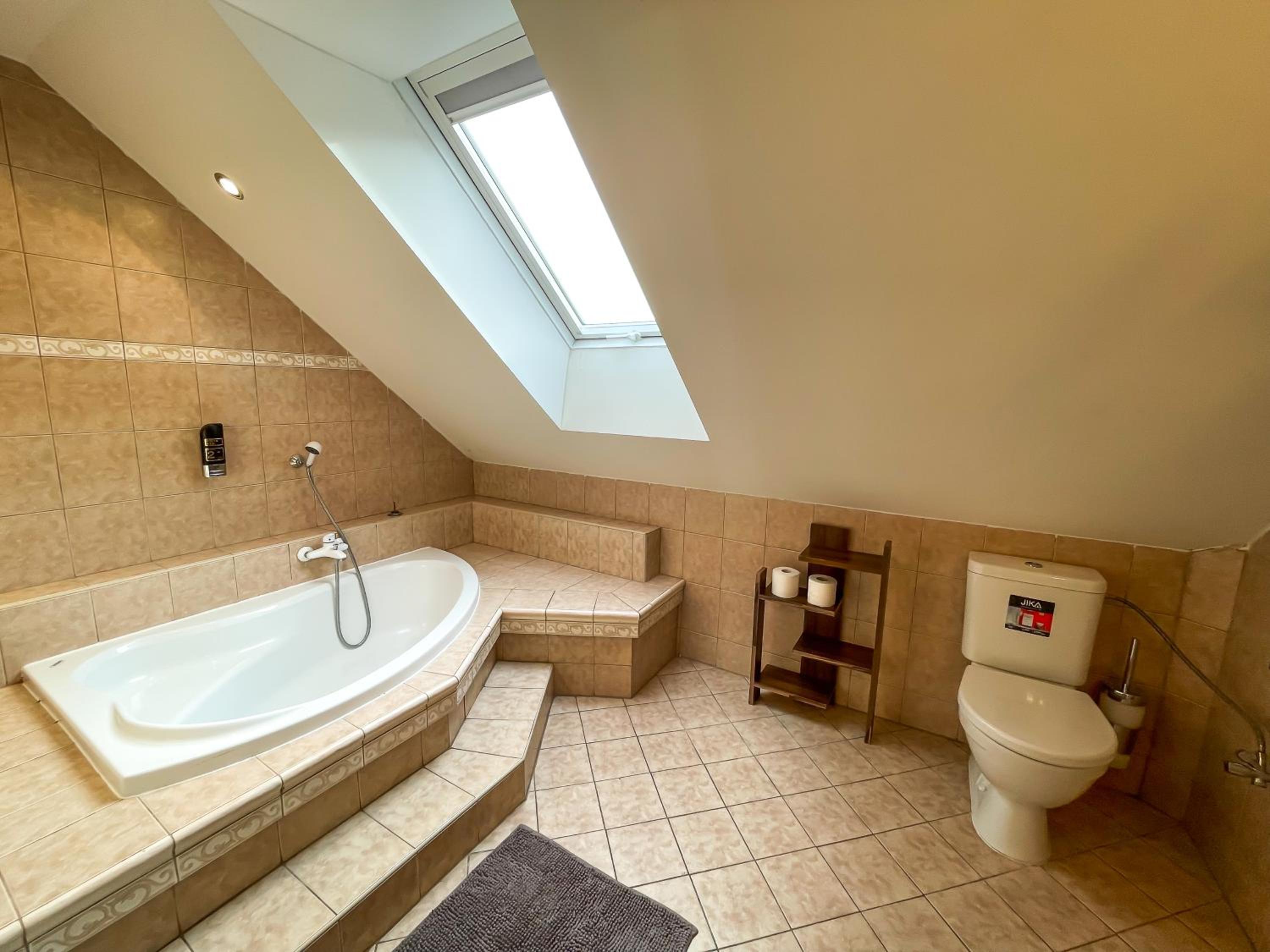 Duplex Suite - Photo 9