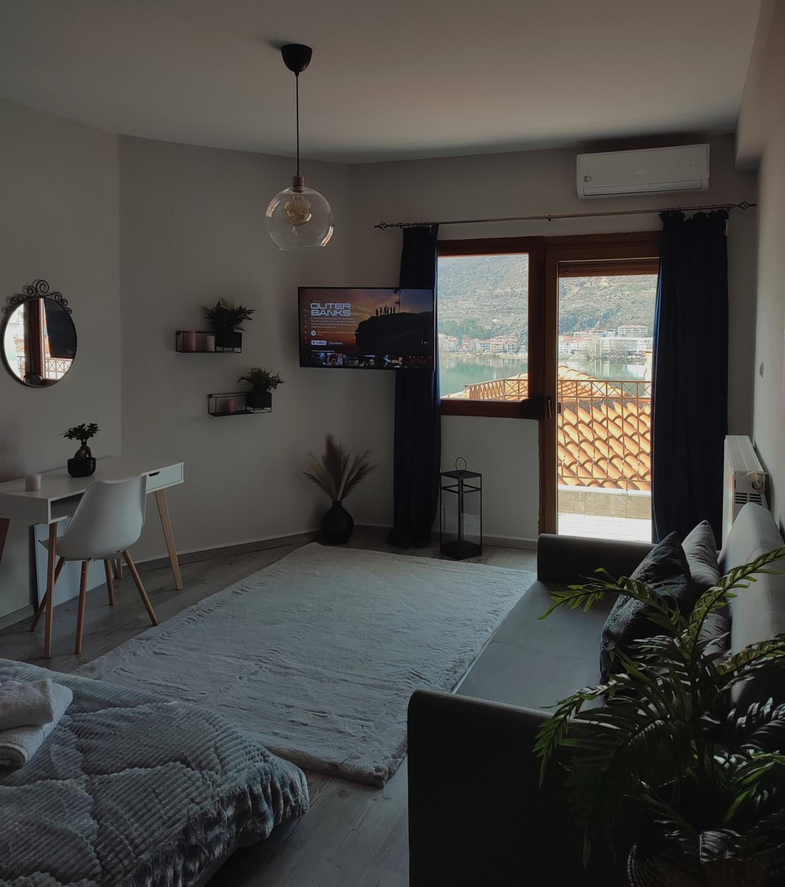 Junior Suite with Lake View - Photo 12