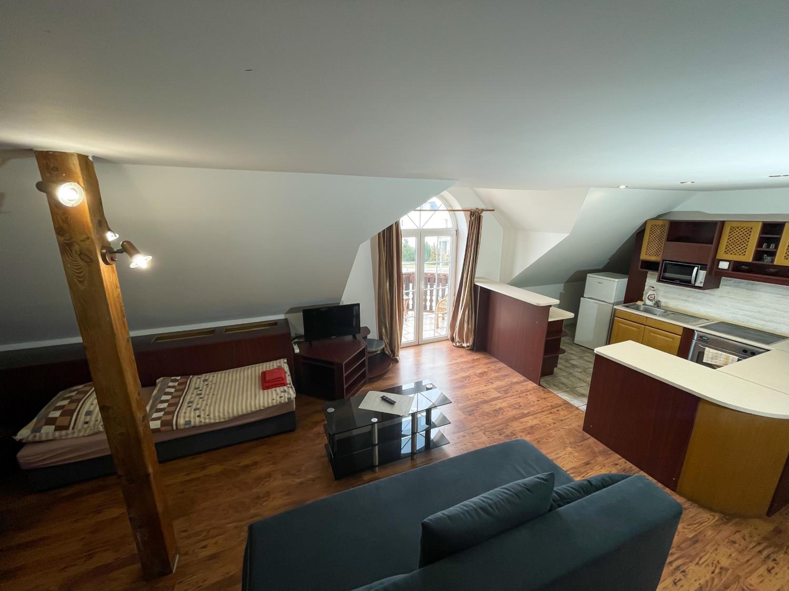 Duplex Suite - Photo 12