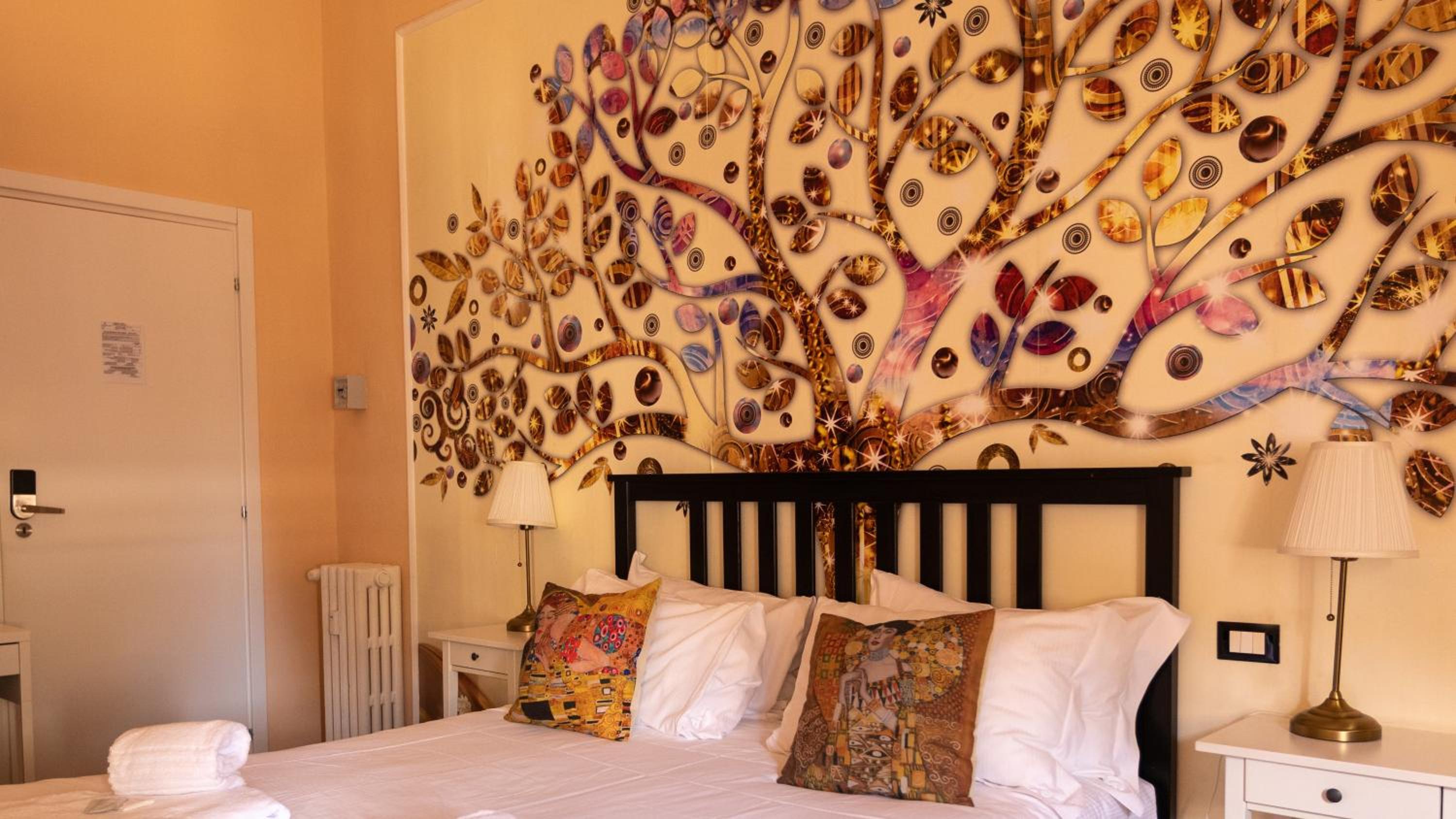 Standard Double Room with Shared Bathroom photo 3