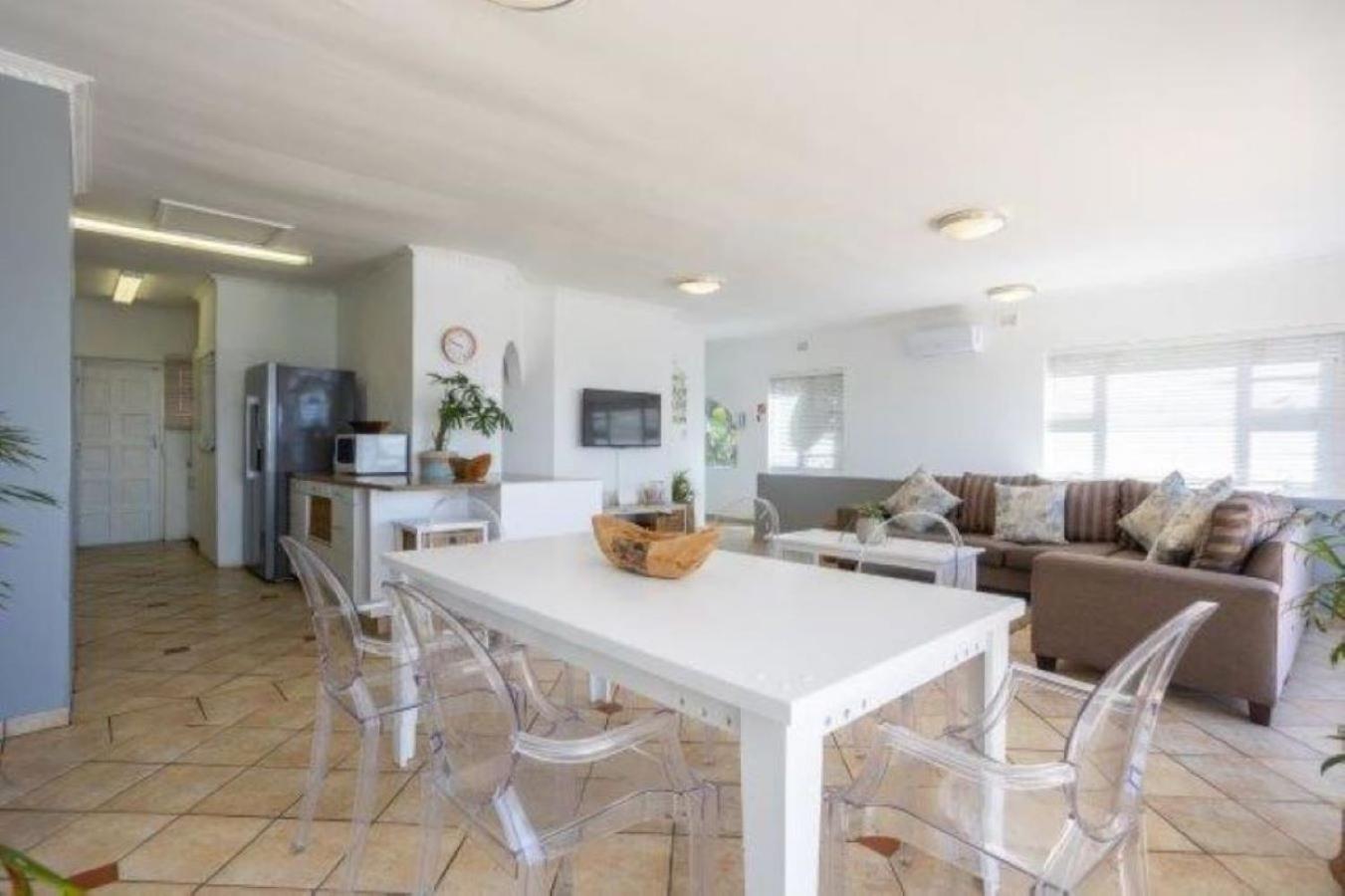 Villa with Sea View photo 3
