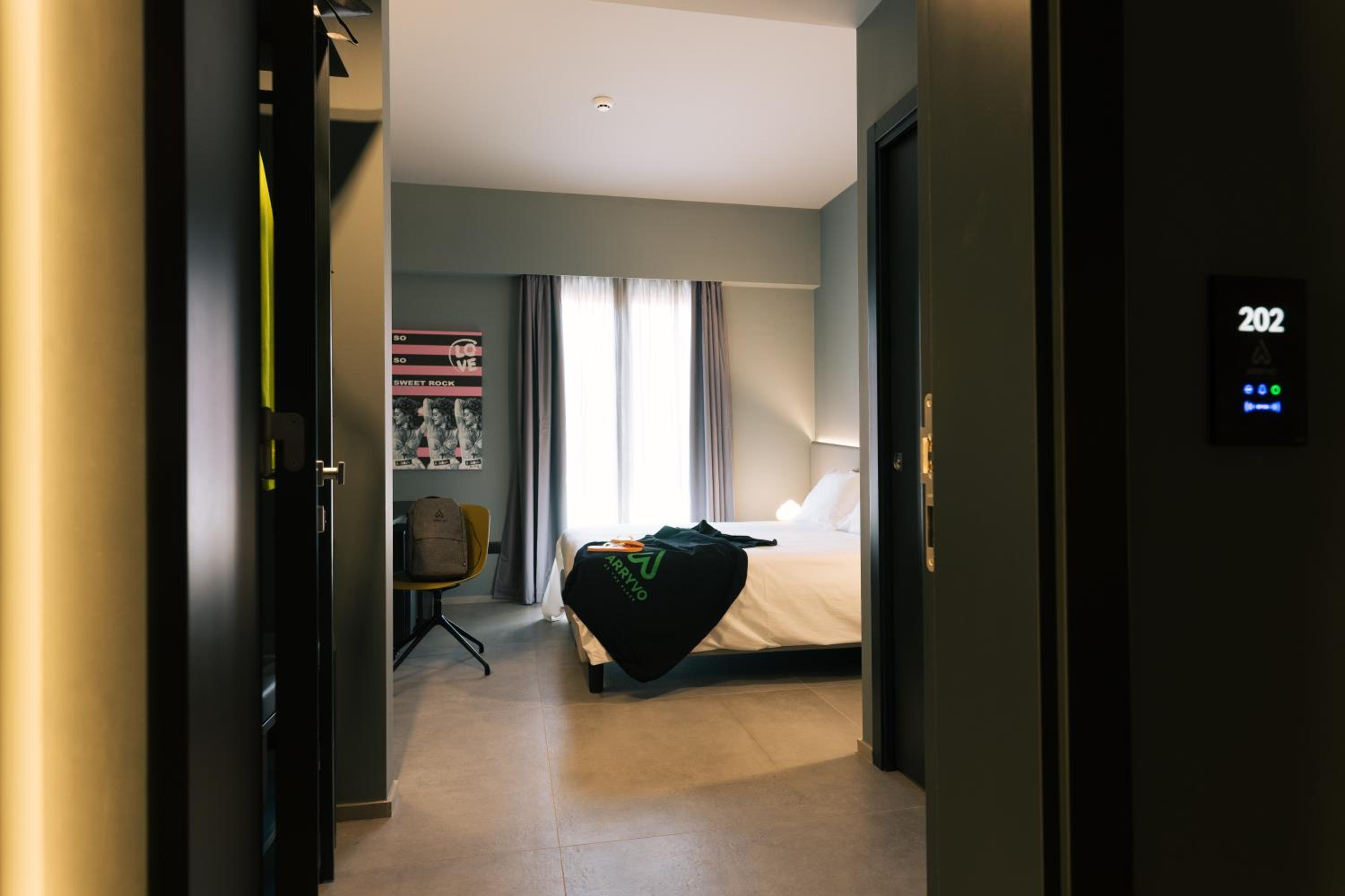 Double or Twin Room - Photo 12