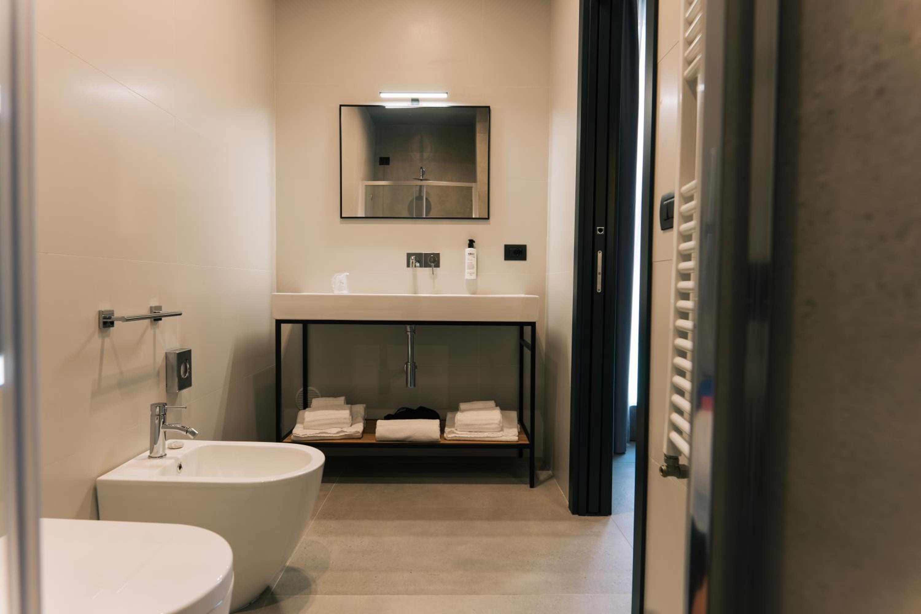 Double or Twin Room - Photo 10