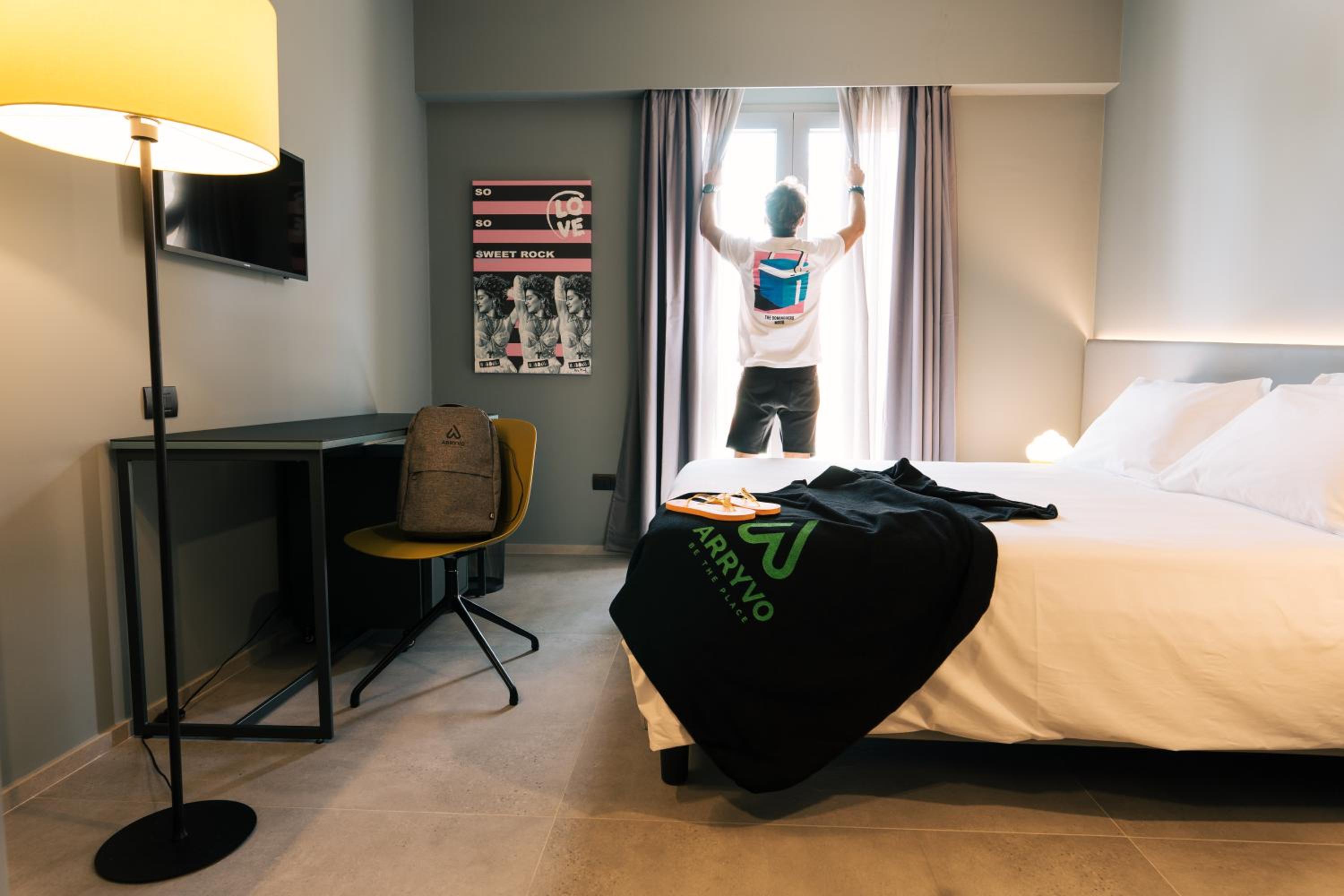 Double or Twin Room - Photo 9