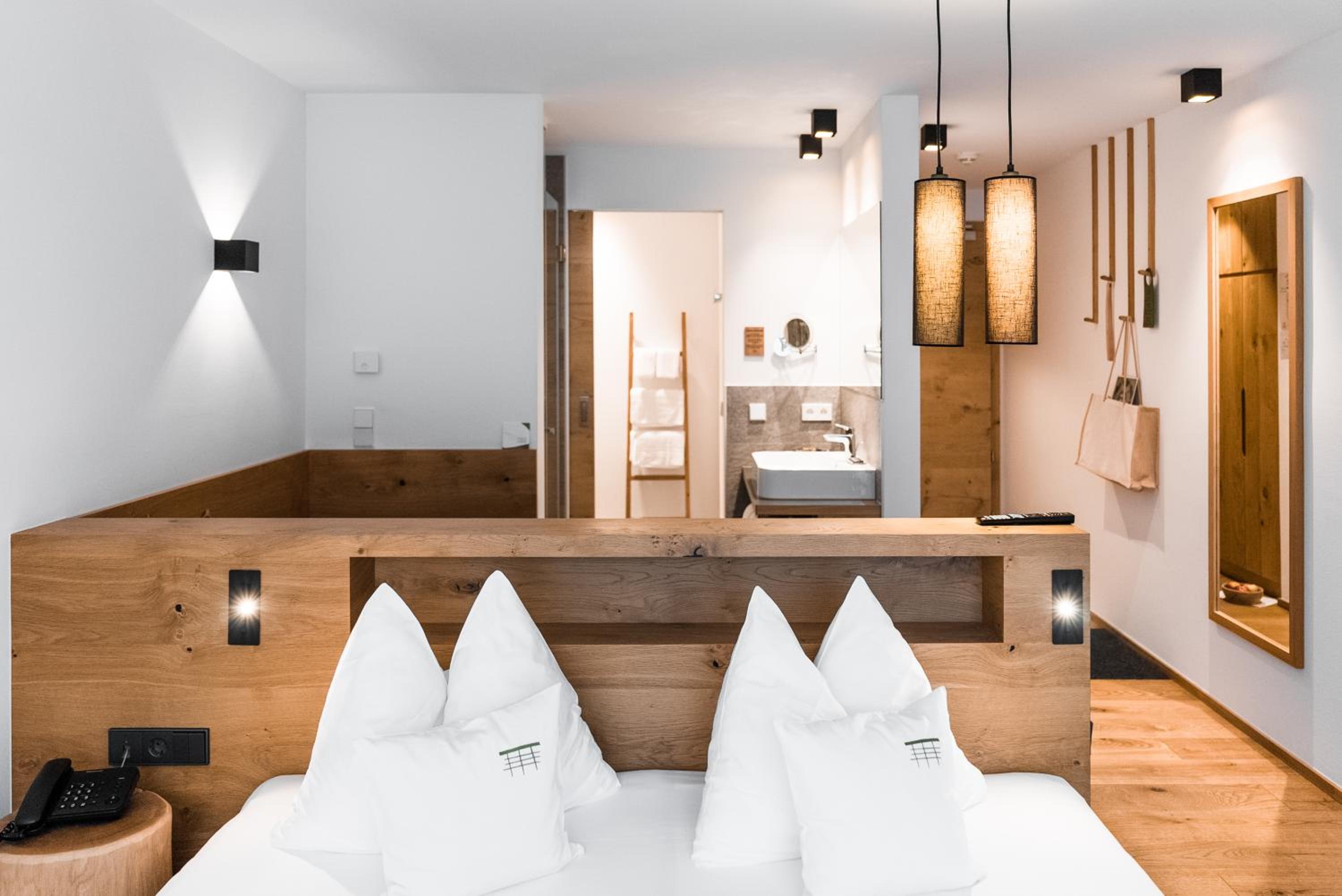 Double Room with Balcony - Photo 1