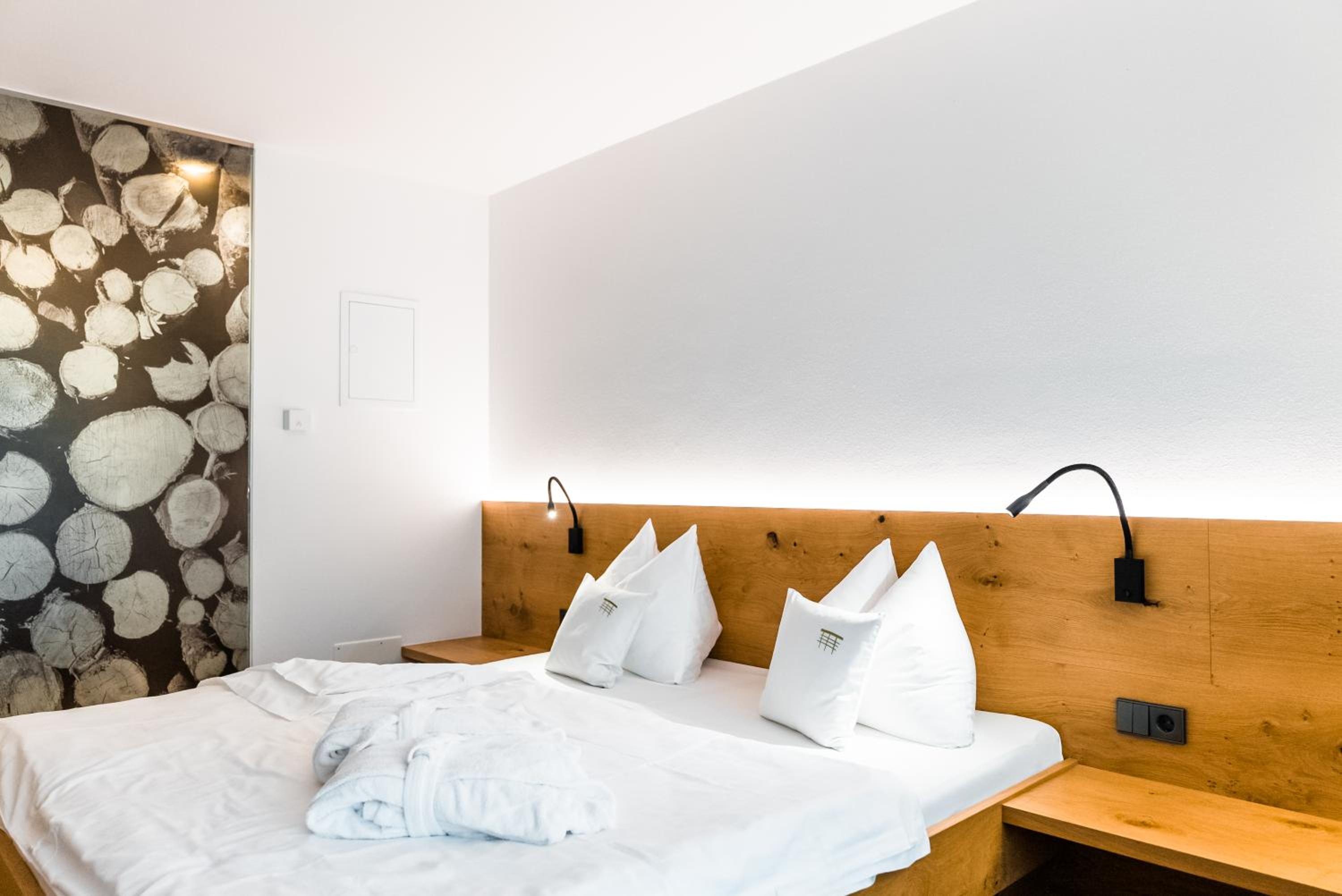 Double Room with Balcony - Photo 7
