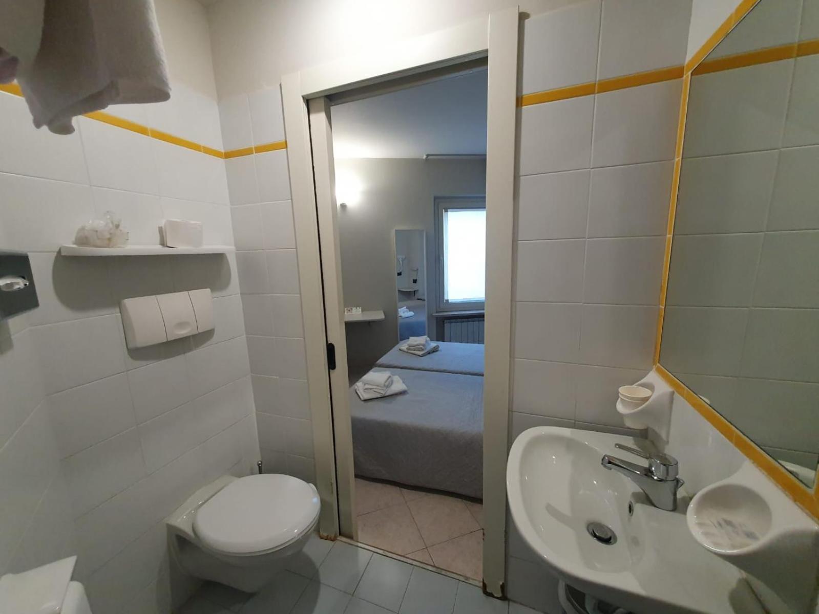 Double or Twin Room with Bathroom photo 3