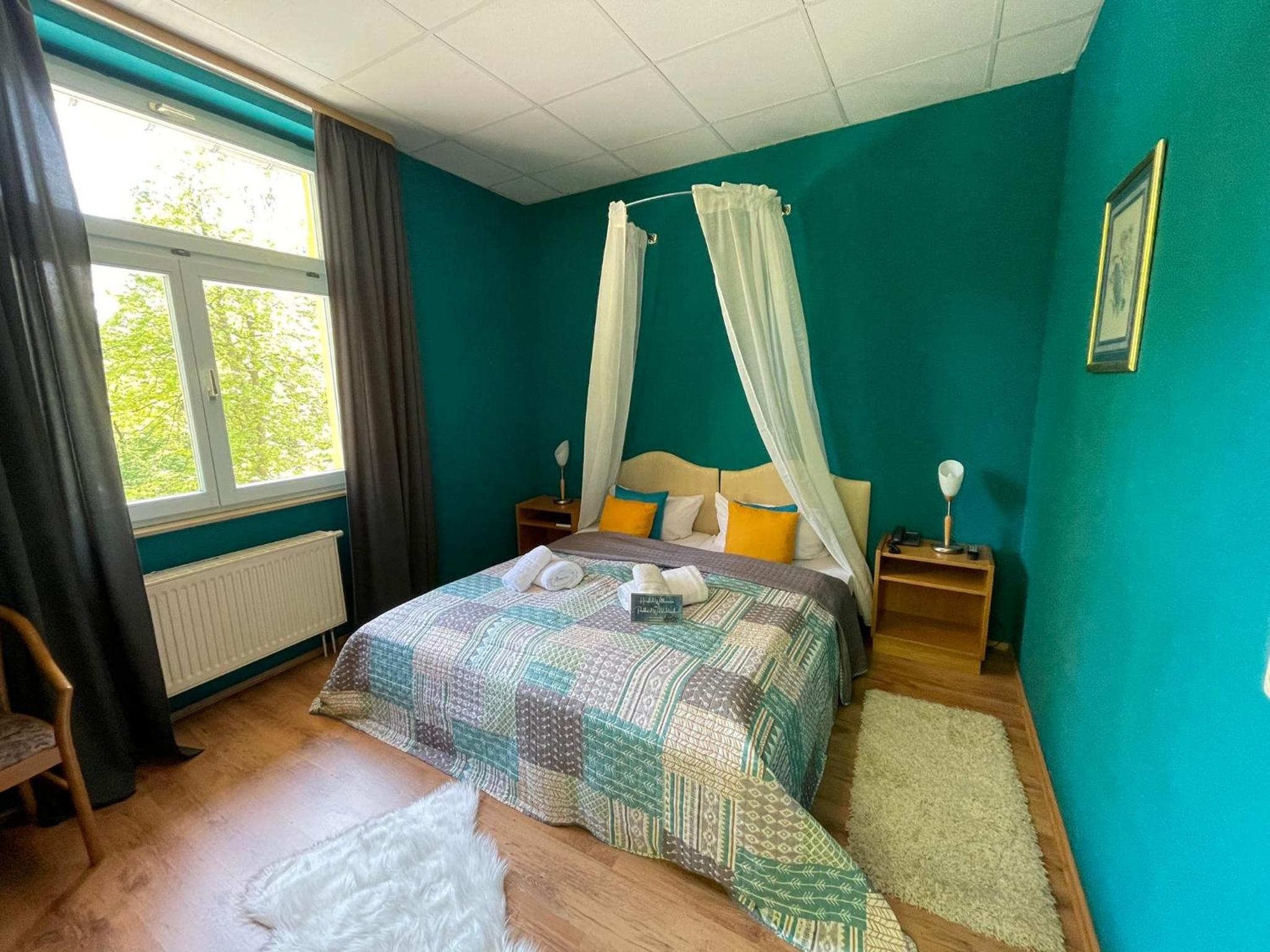 Double Room - Photo 11