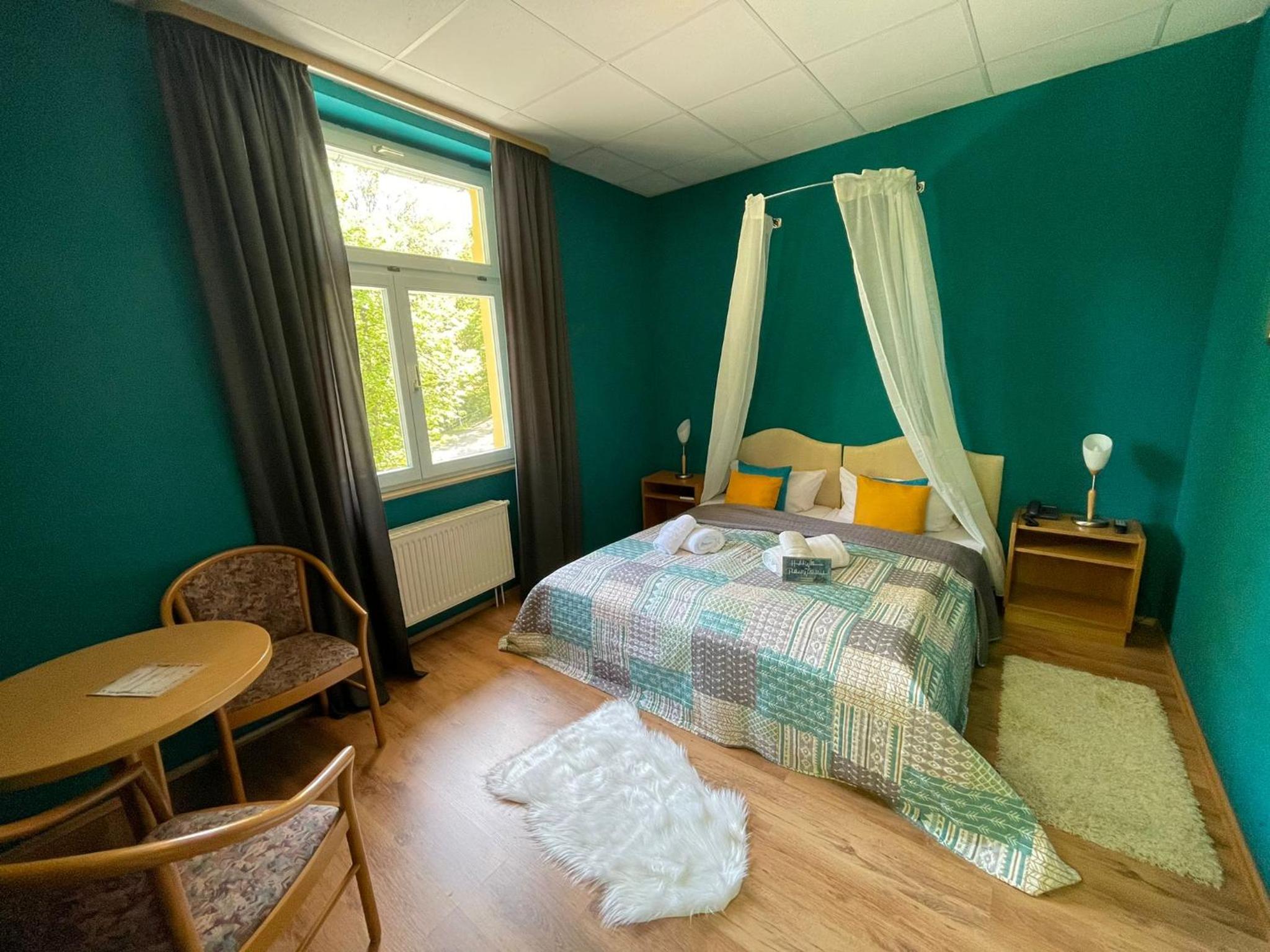 Double Room - Photo 3