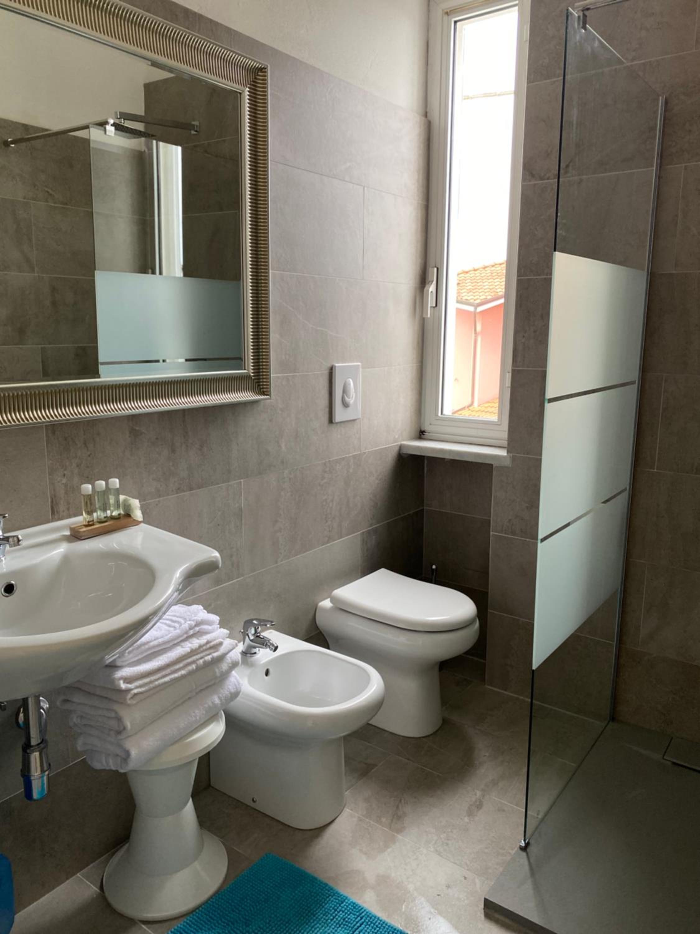 Large Double Room photo 3
