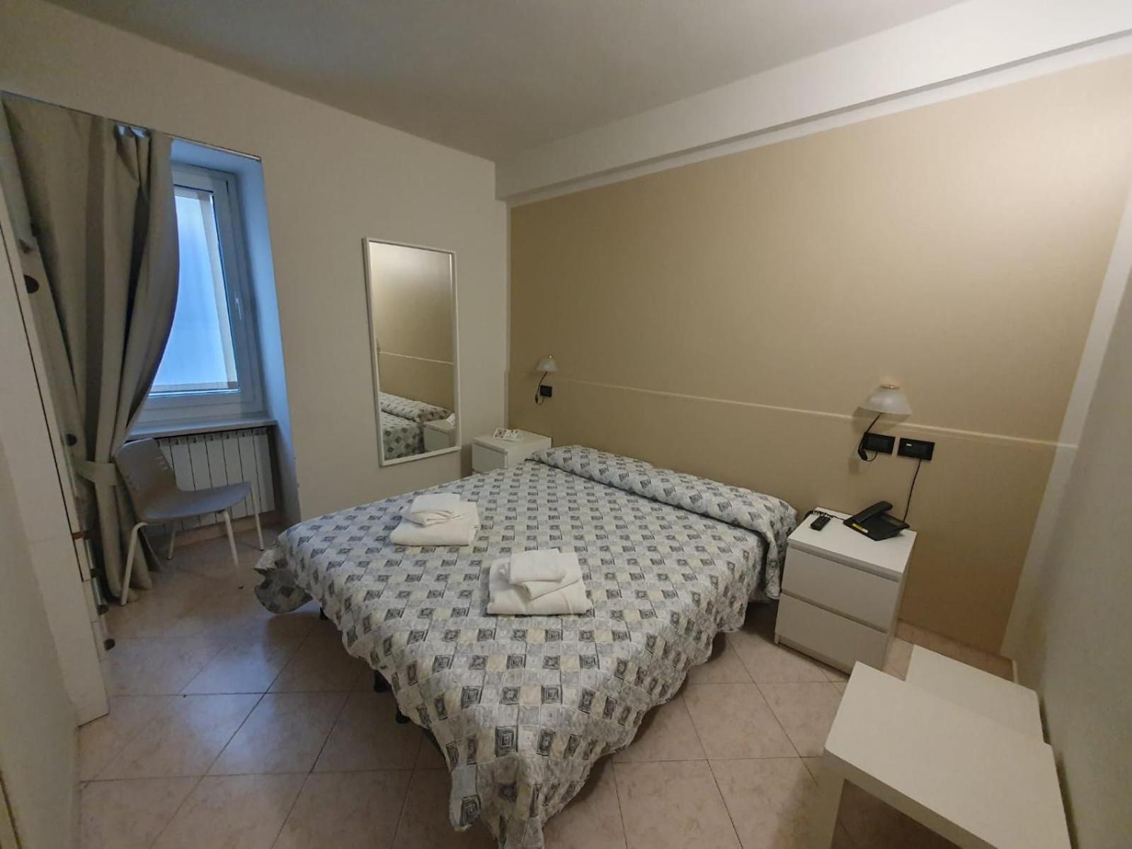 Double or Twin Room with Bathroom photo 2