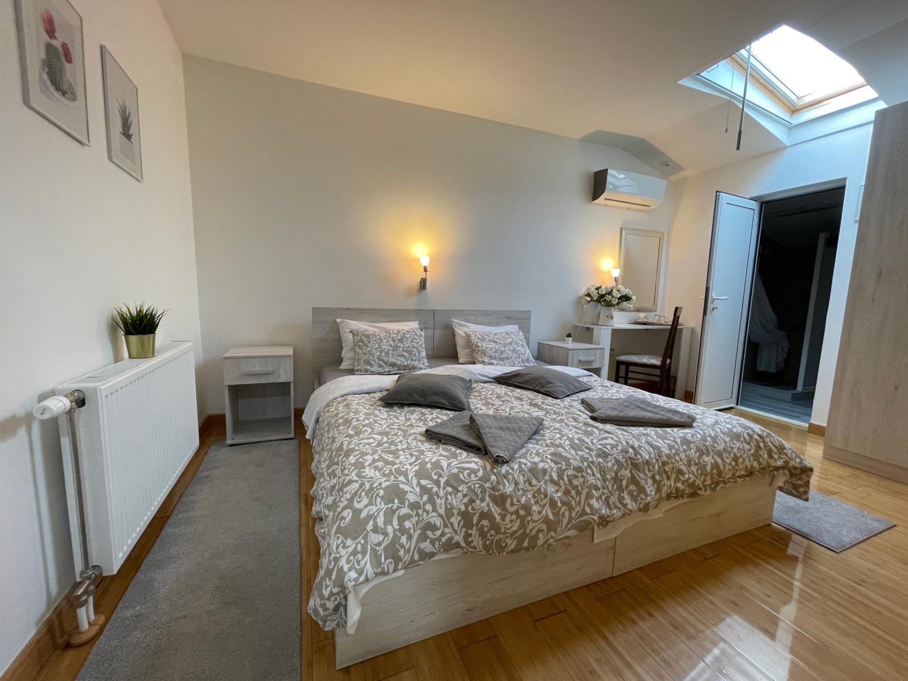 Deluxe Double Room - Photo 6