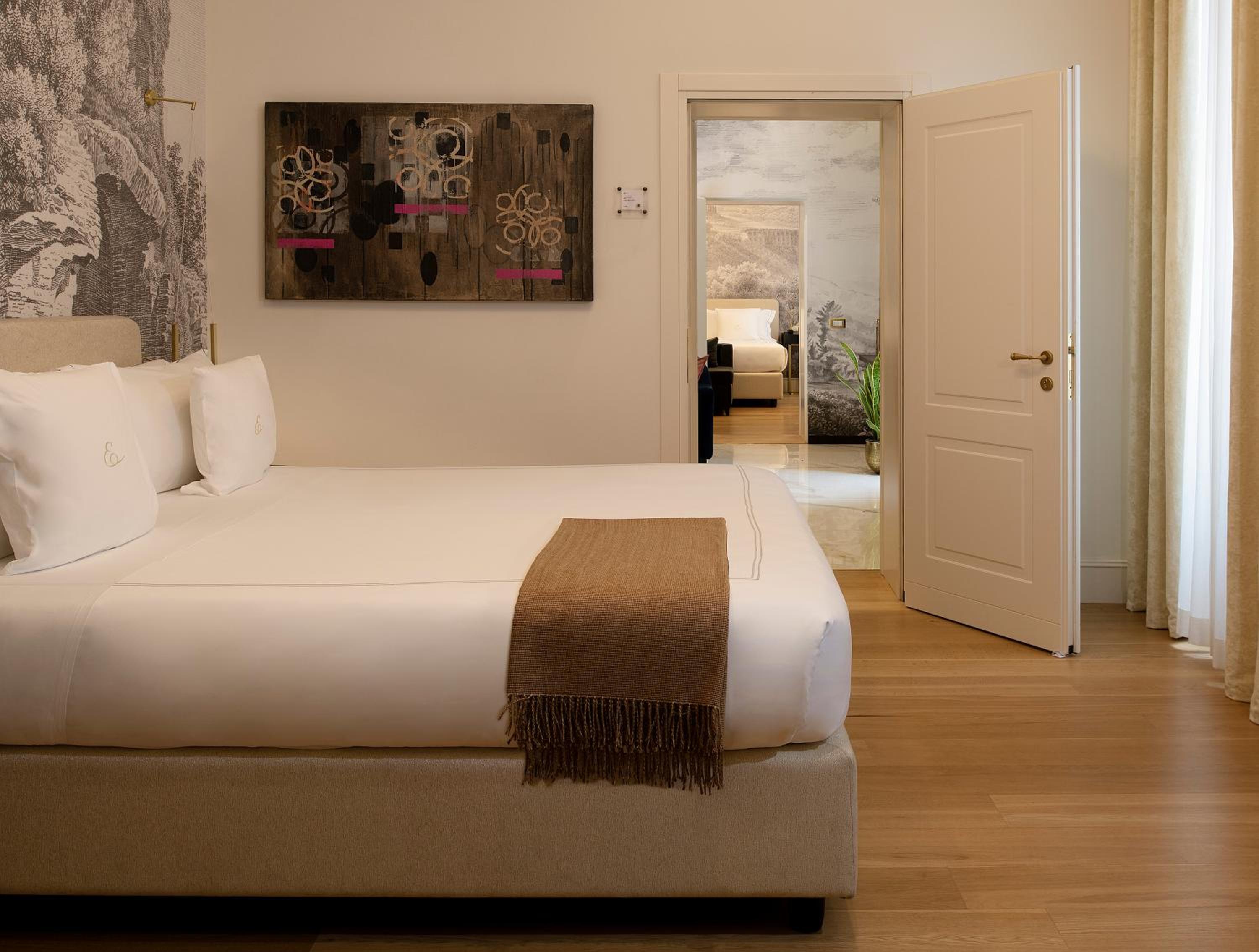 Suite with City View photo 1