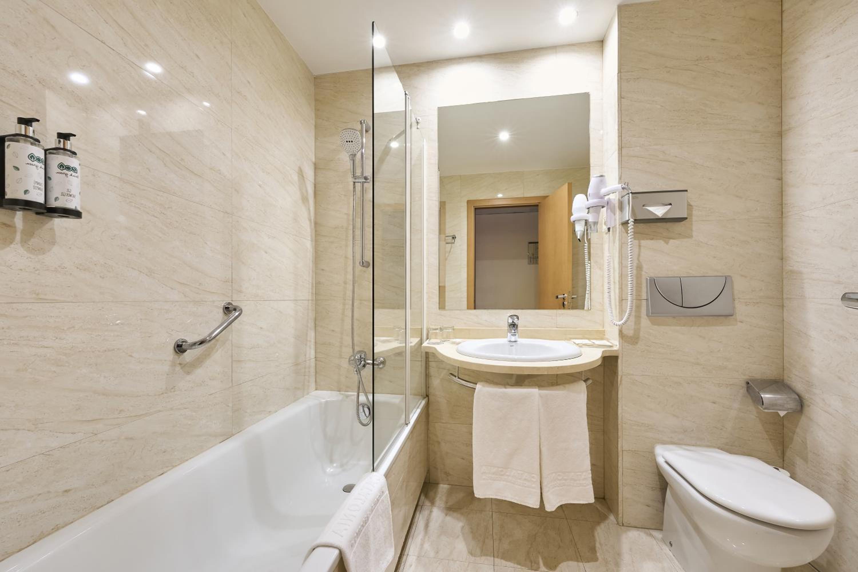 Habitación Triple (3 Adultos) Habitación Triple (3 Adultos)