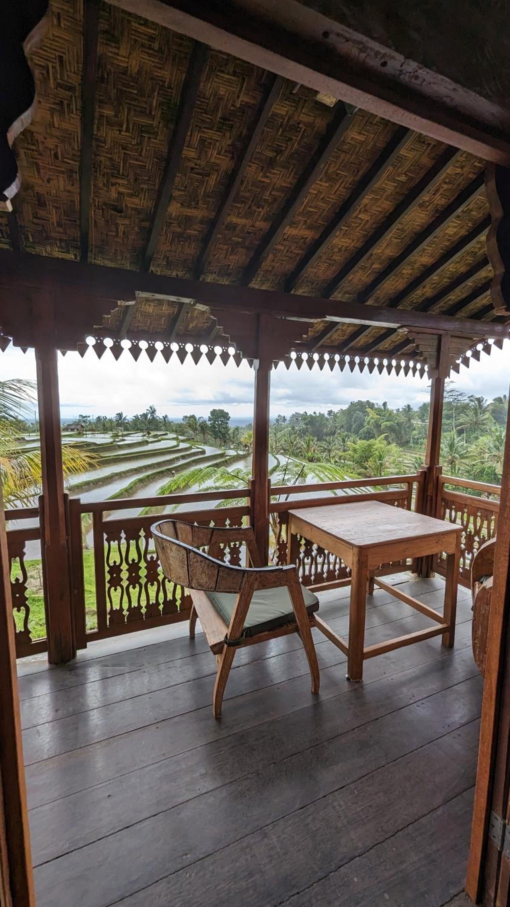 King Room with Balcony - Photo 8