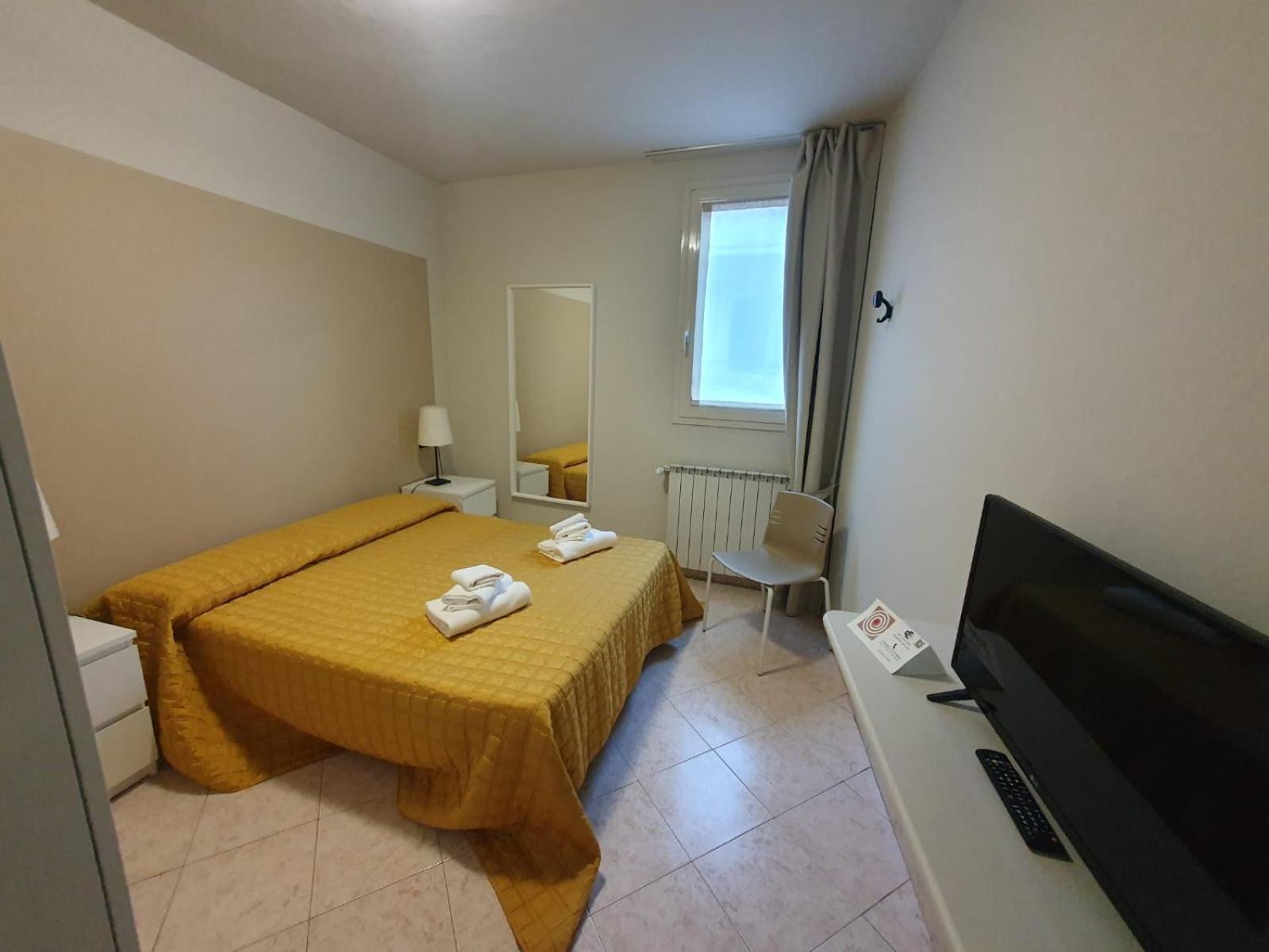 Double Room with Private Bathroom photo 3