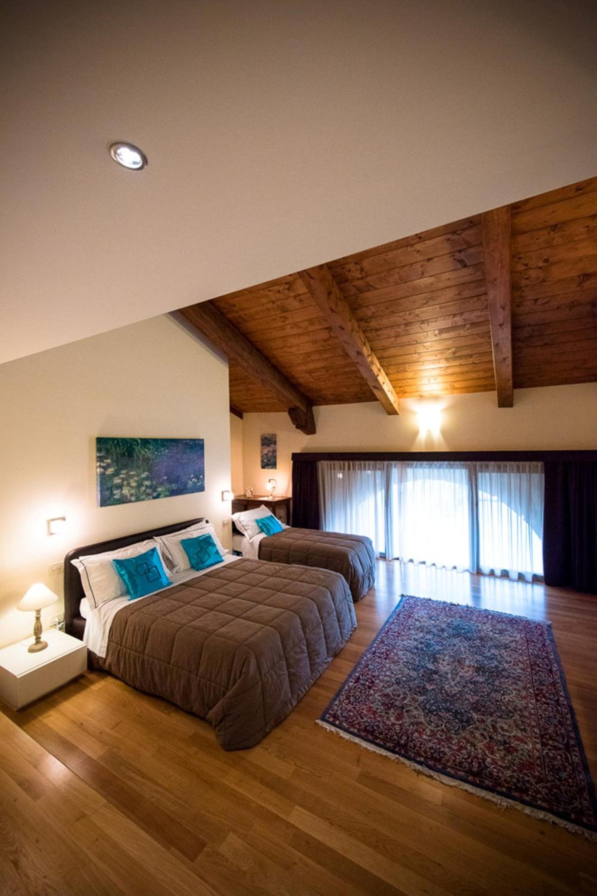Triple Room - Photo 9