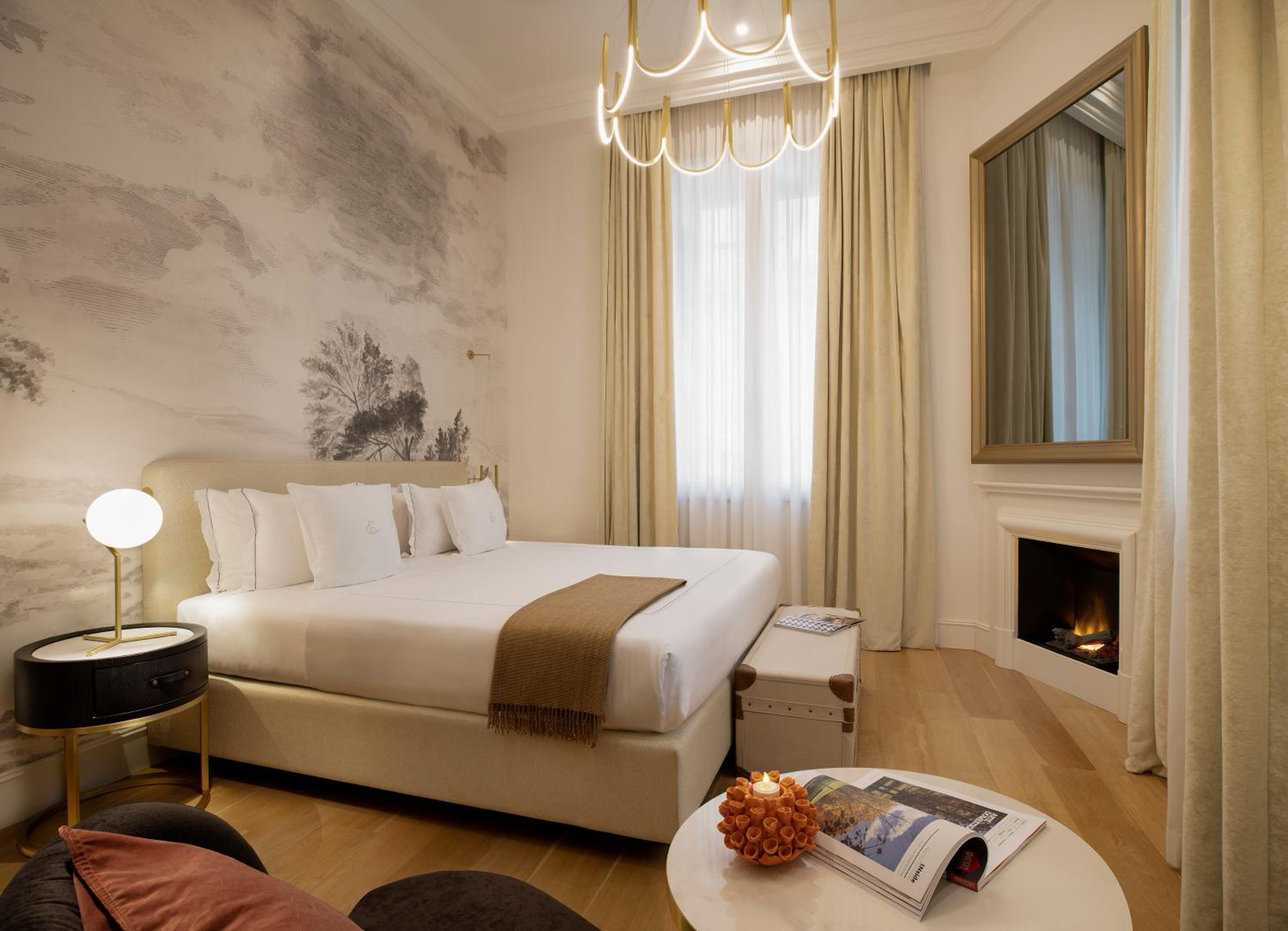 Deluxe Suite with Spa Bath photo 2