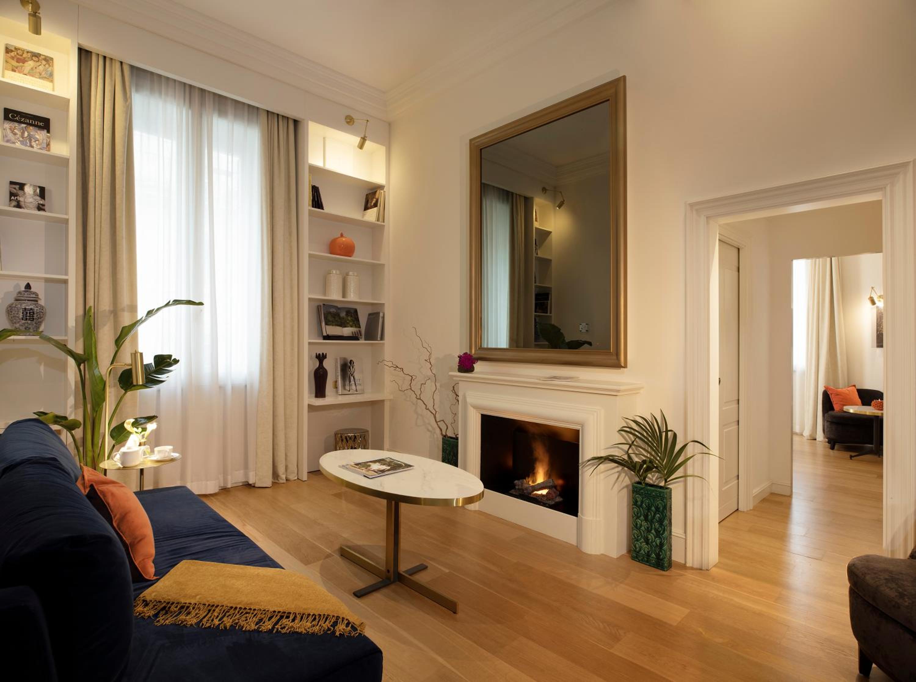 Deluxe Suite with Spa Bath photo 3